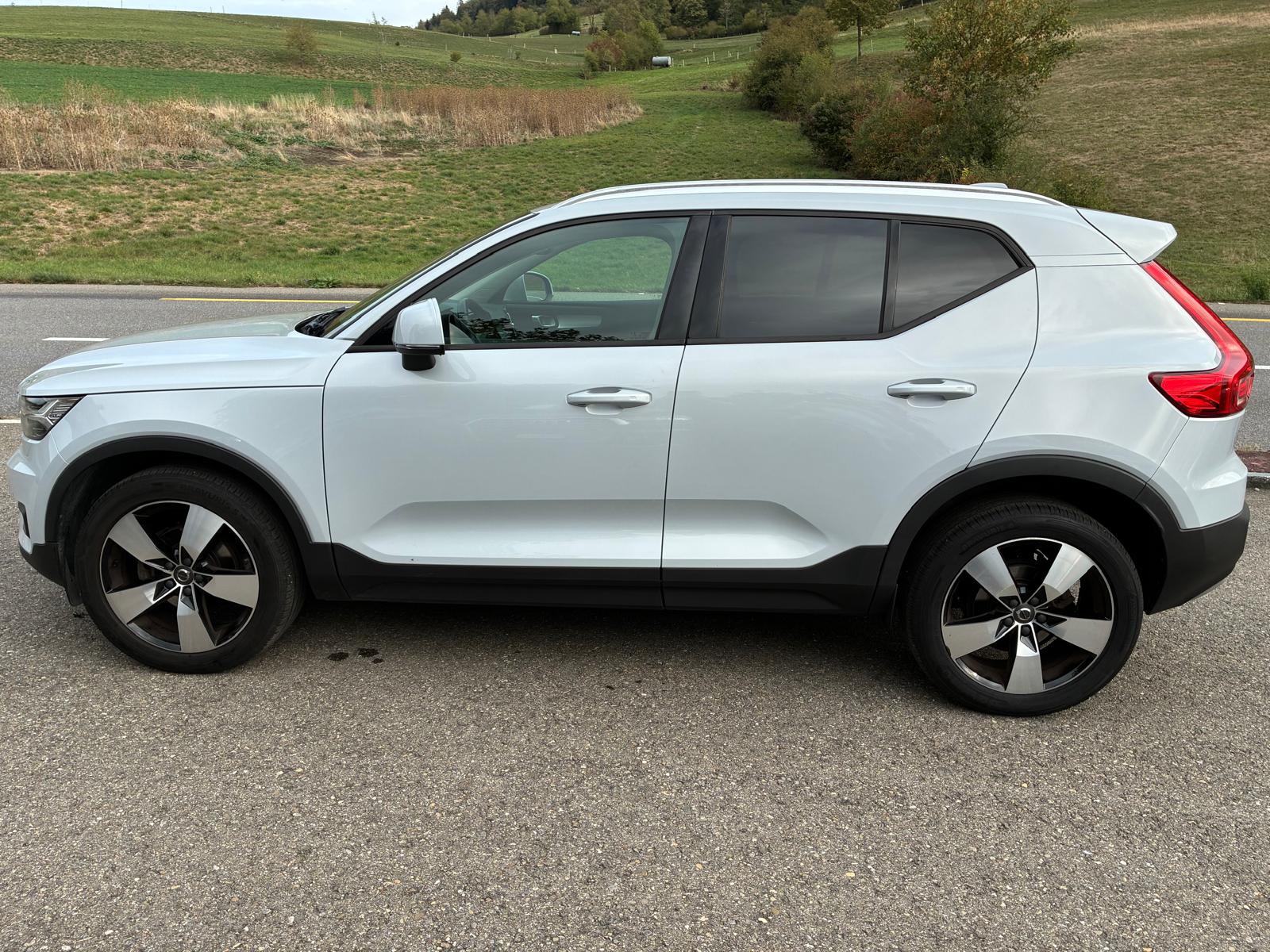 VOLVO XC40 T3 Momentum Geartronic-showroom-element-2