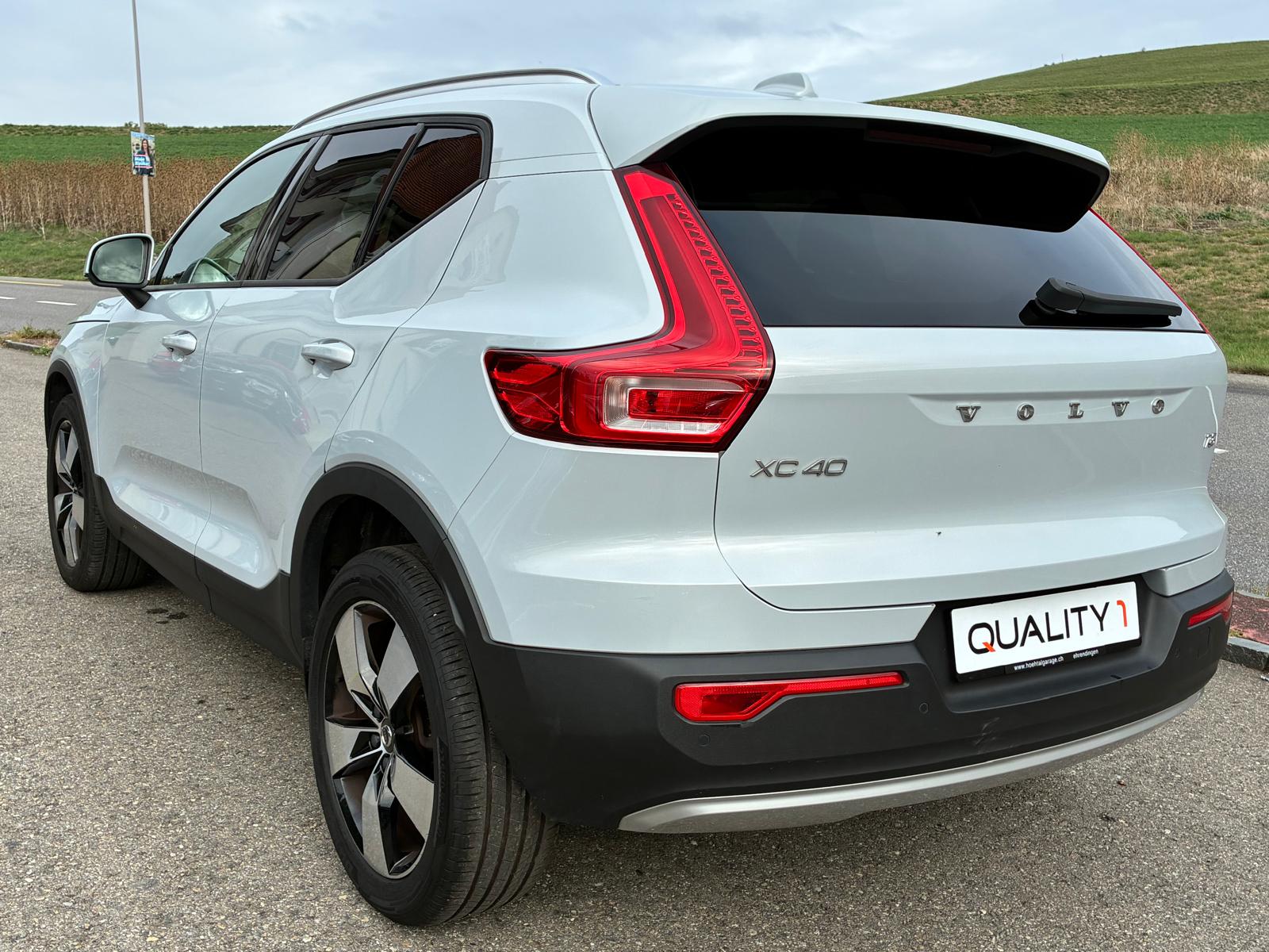 VOLVO XC40 T3 Momentum Geartronic-showroom-element-3