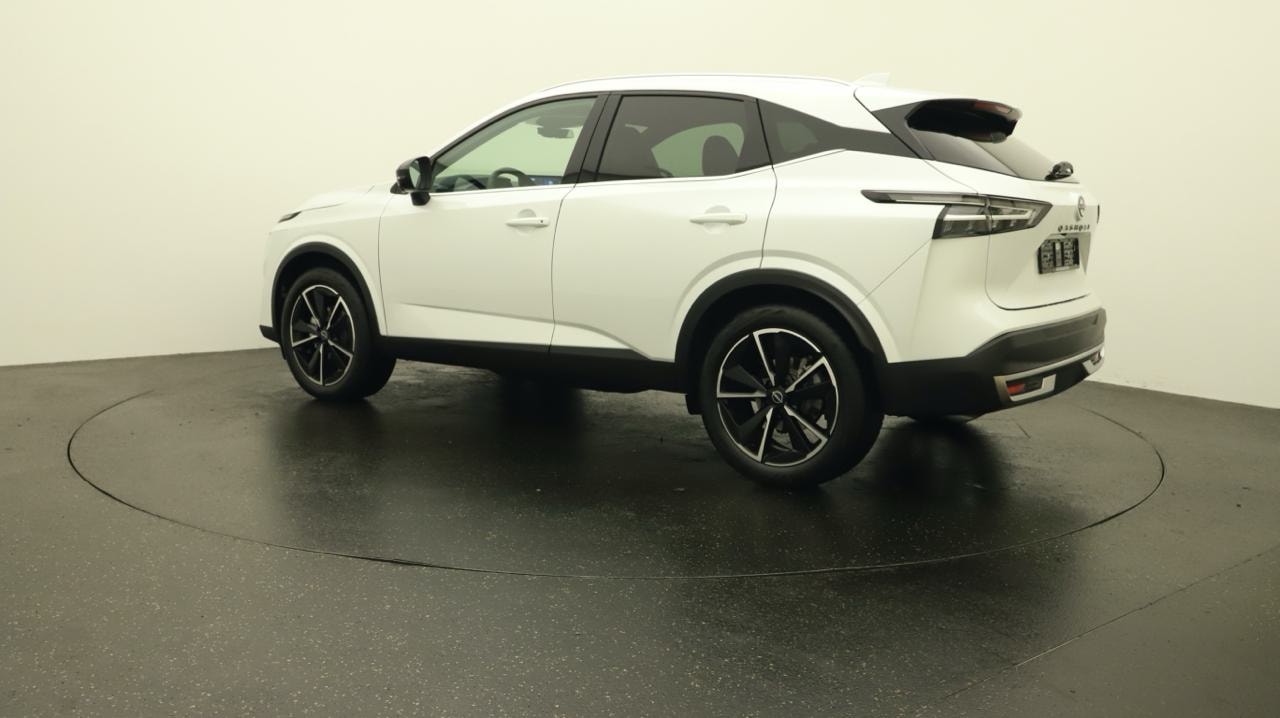 NISSAN Qashqai 1.3 DIG-T MHEV Tekna+ Xtronic 4x4-showroom-element-2