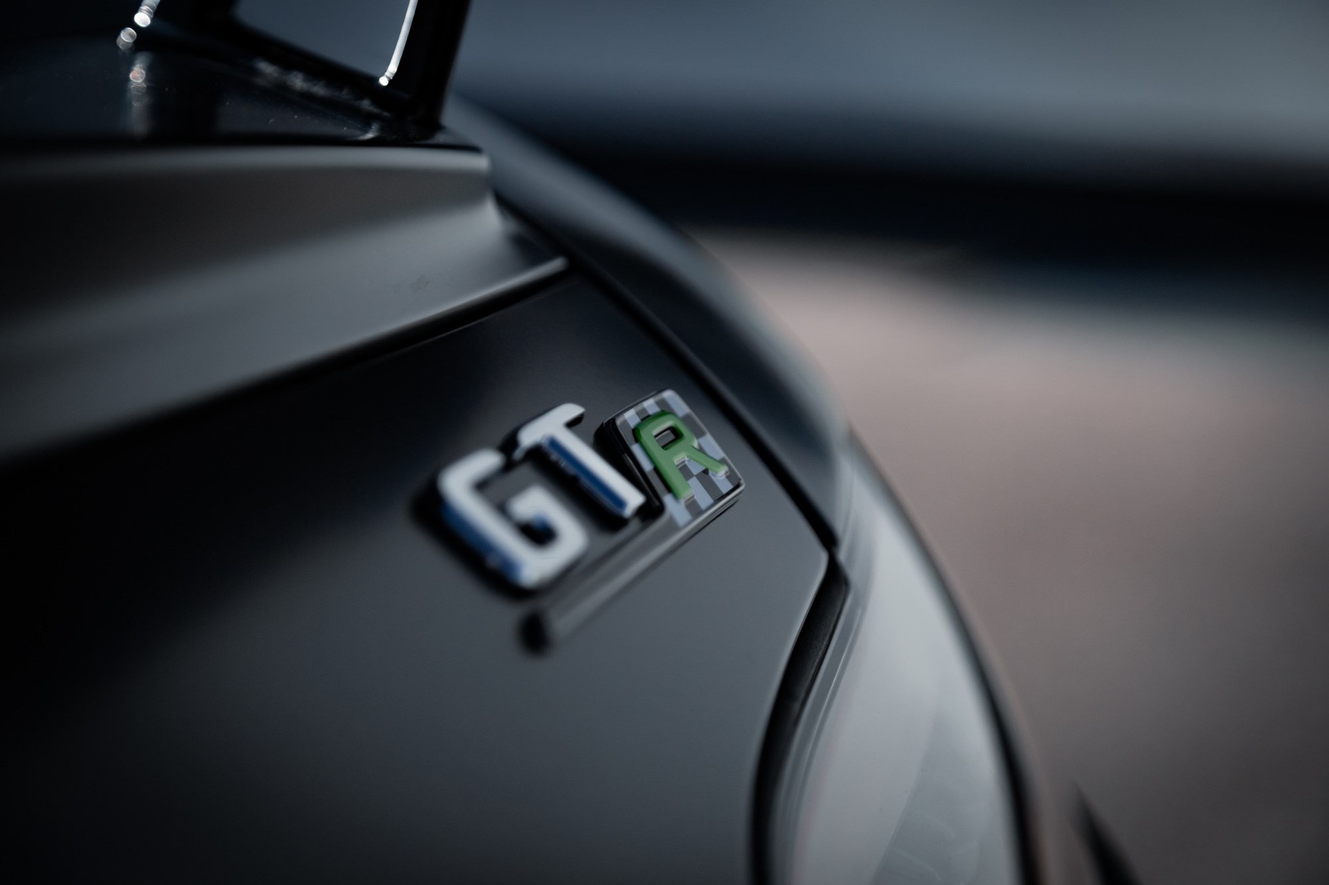 MERCEDES-BENZ AMG GT R Pro Speedshift DCT-image-13