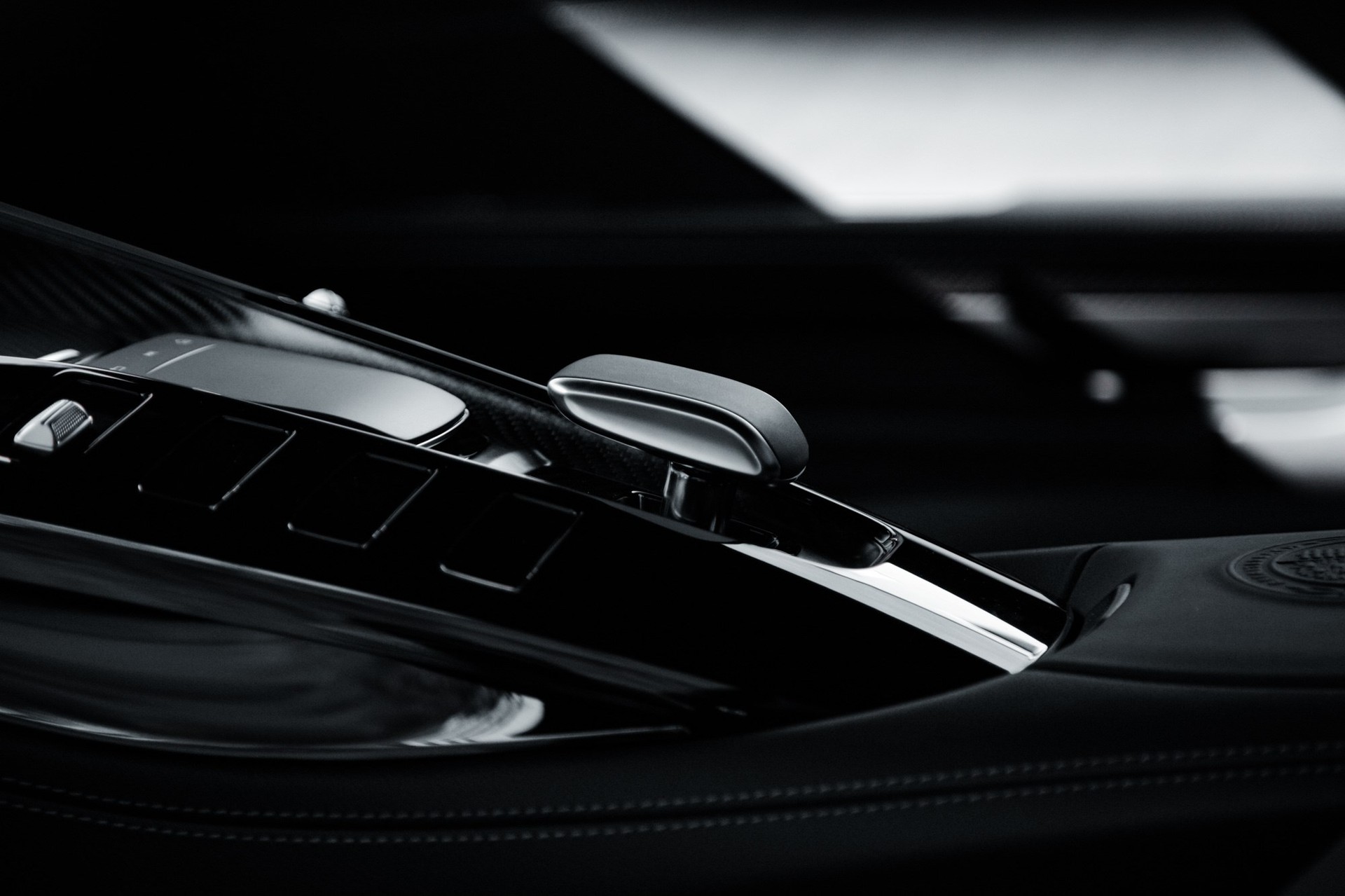 MERCEDES-BENZ AMG GT R Pro Speedshift DCT-image-18