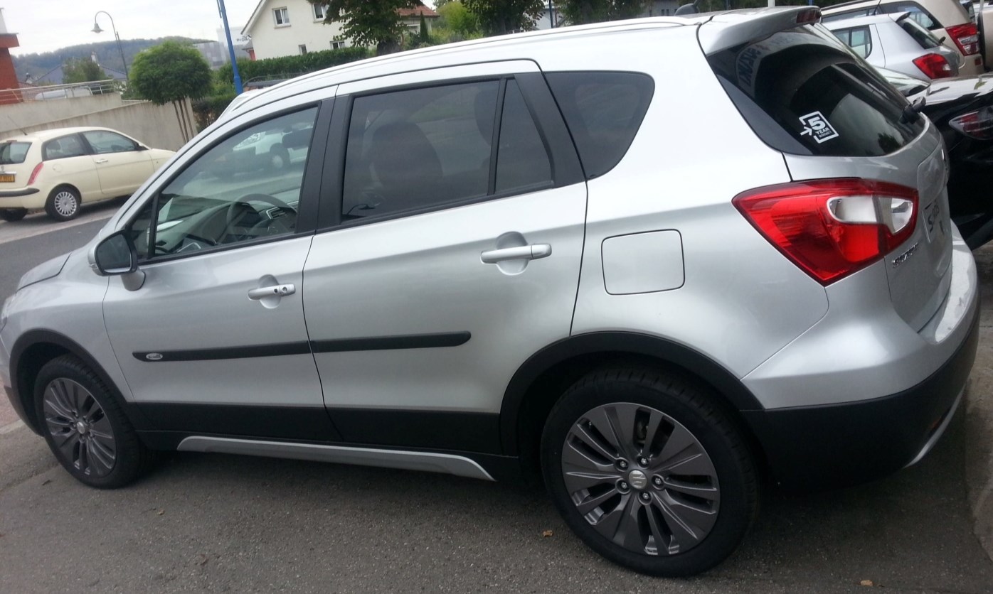 SUZUKI SX4 S-Cross 1.6 TD GL Top 4WD-image-2