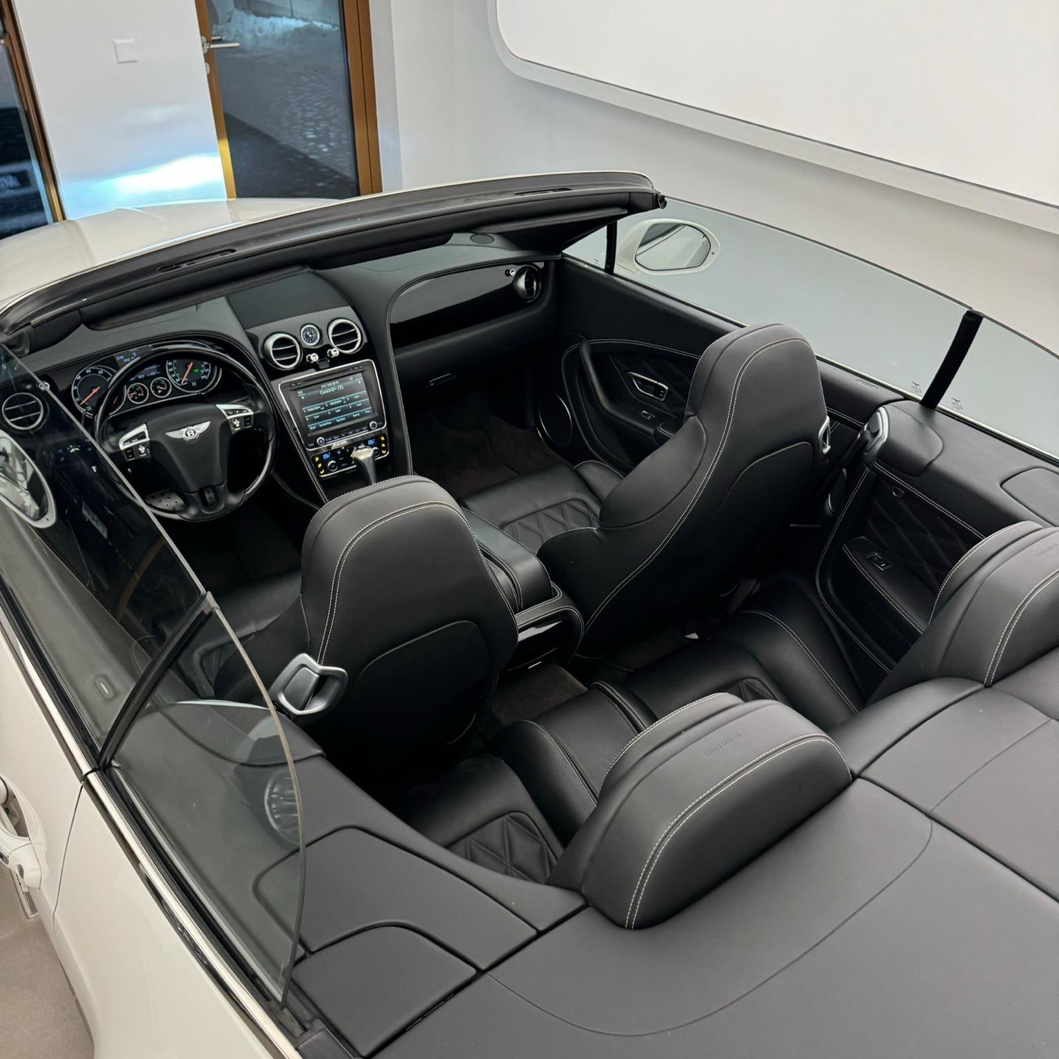 BENTLEY Continental GTC 4.0 V8 Aero Package-image-13