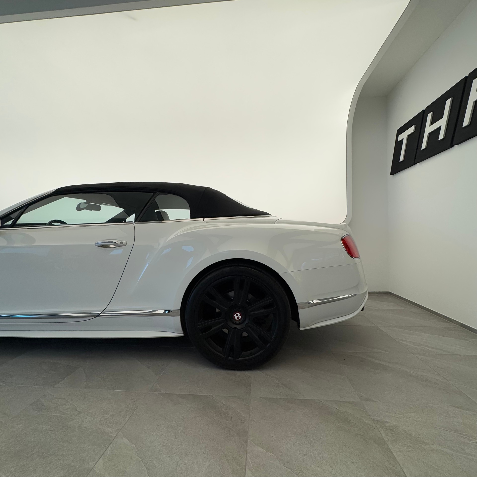 BENTLEY Continental GTC 4.0 V8 Aero Package-image-4