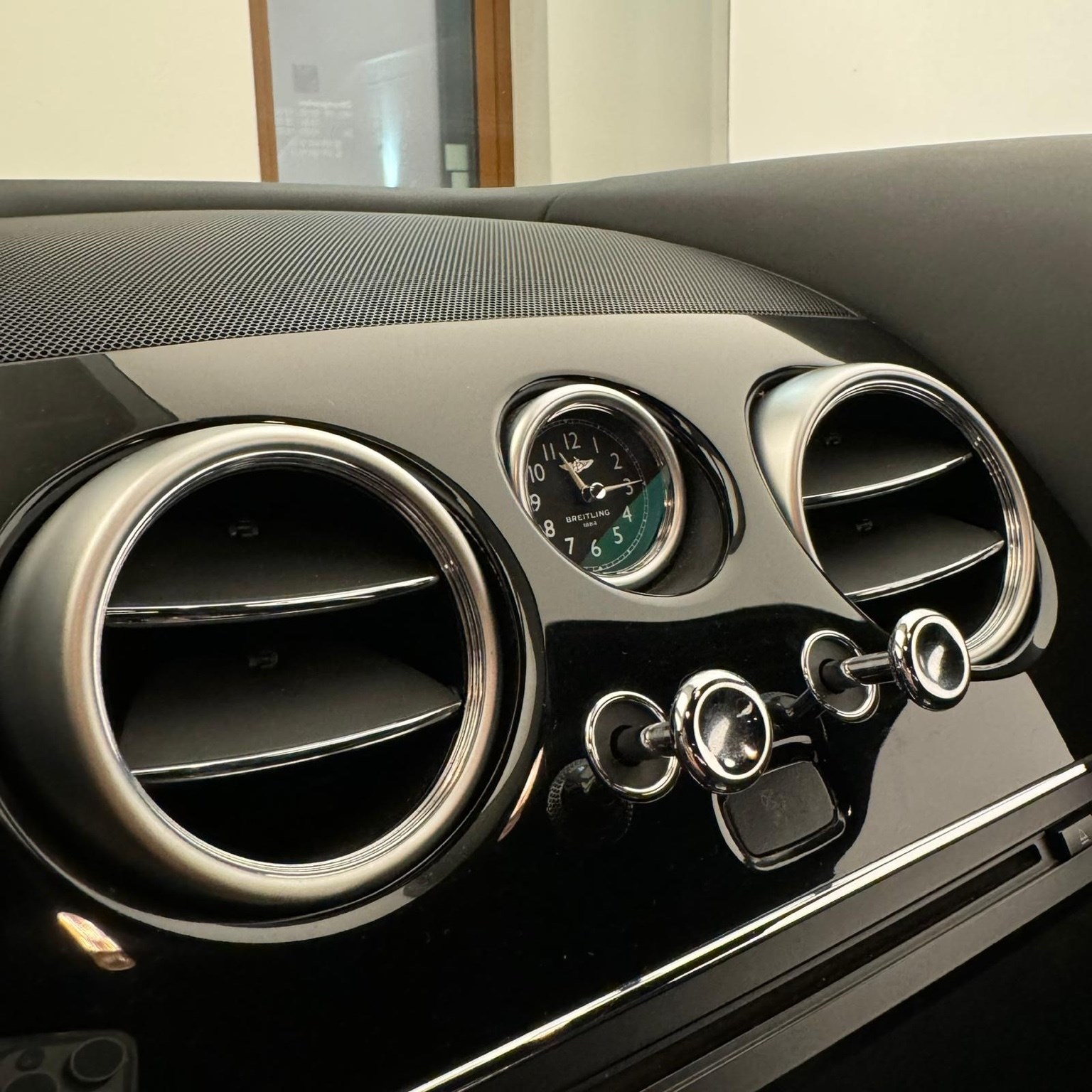 BENTLEY Continental GTC 4.0 V8 Aero Package-image-9
