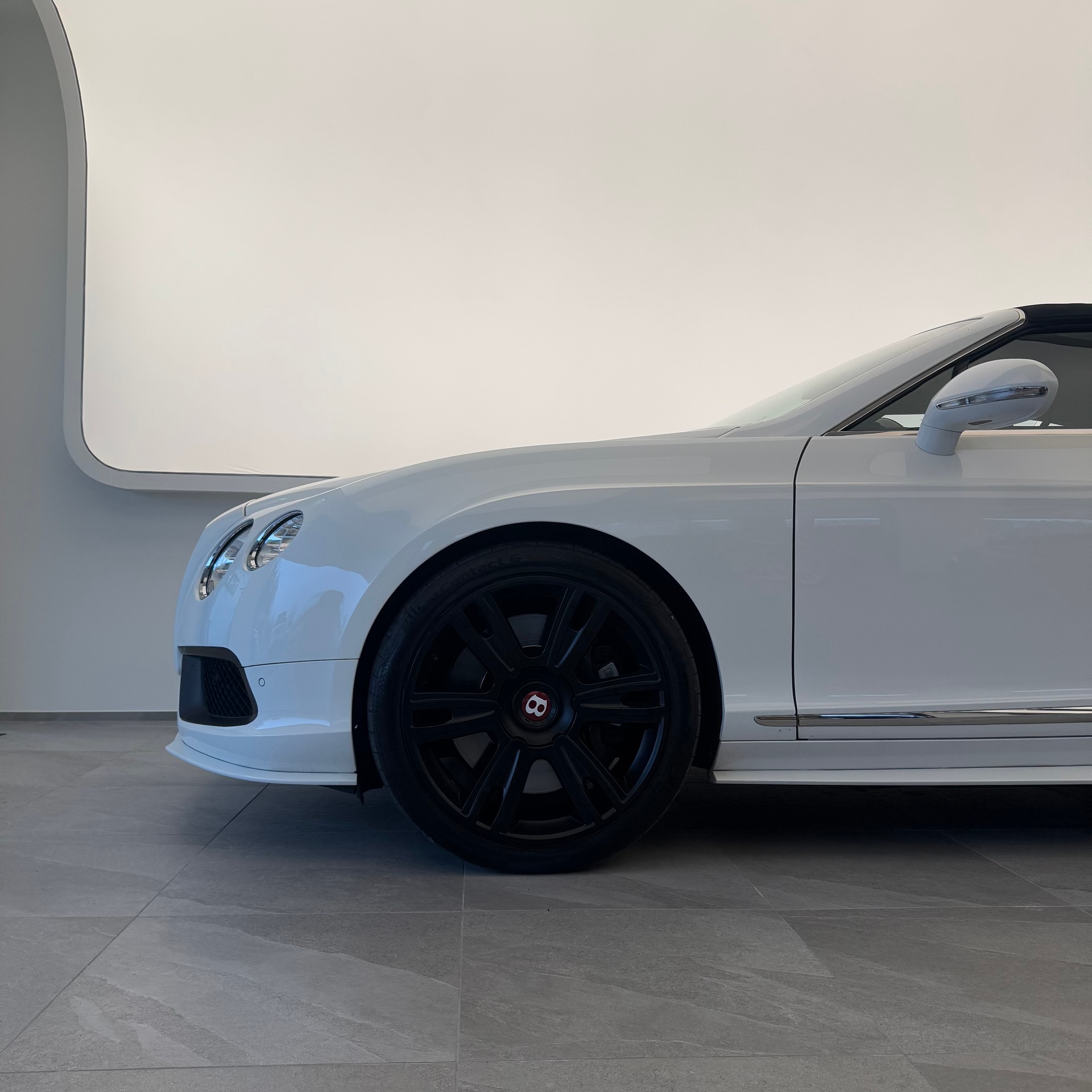 BENTLEY Continental GTC 4.0 V8 Aero Package-showroom-element-3