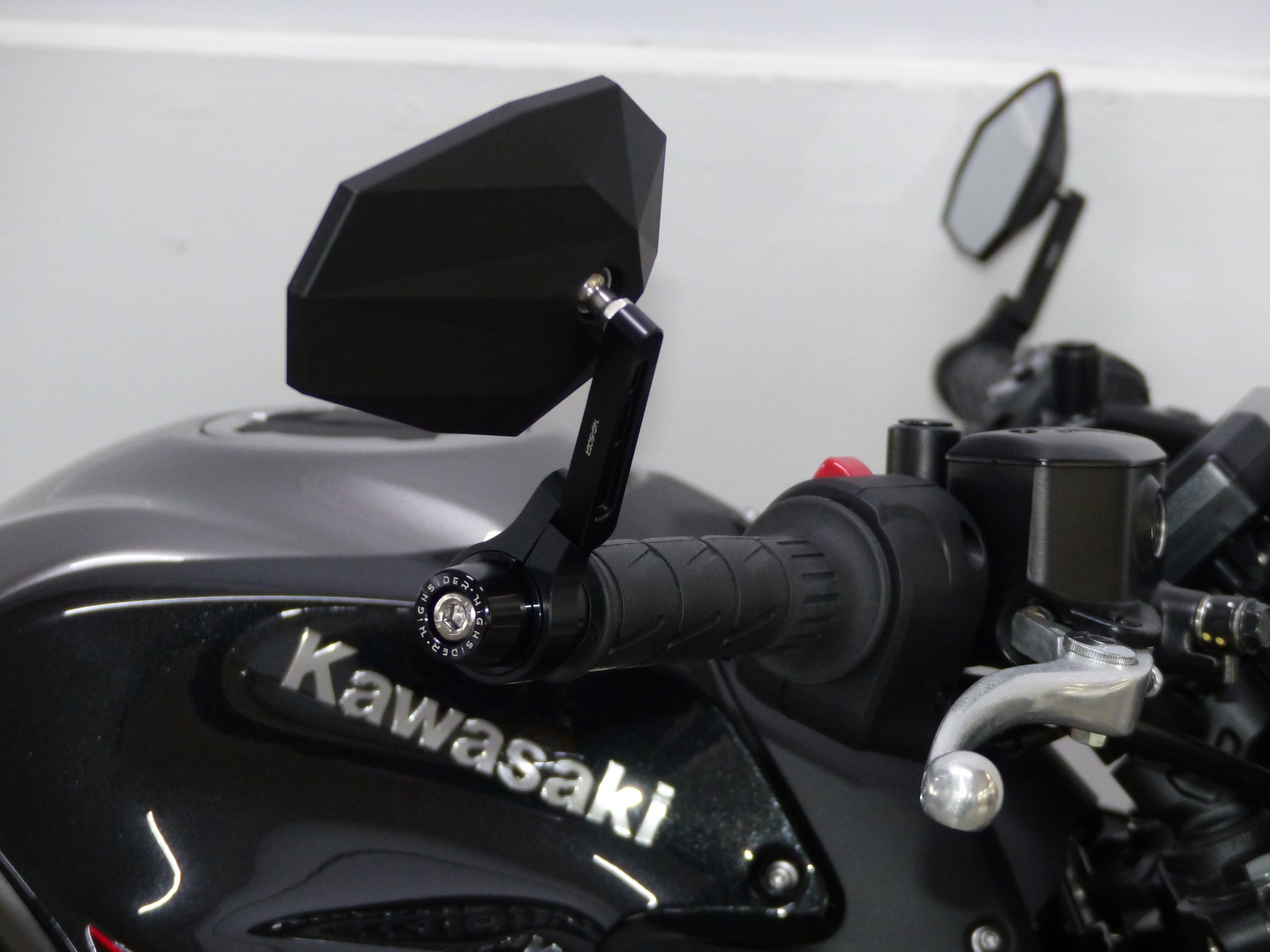 KAWASAKI Z 900 ABS MY24 mit Zubehör-image-12