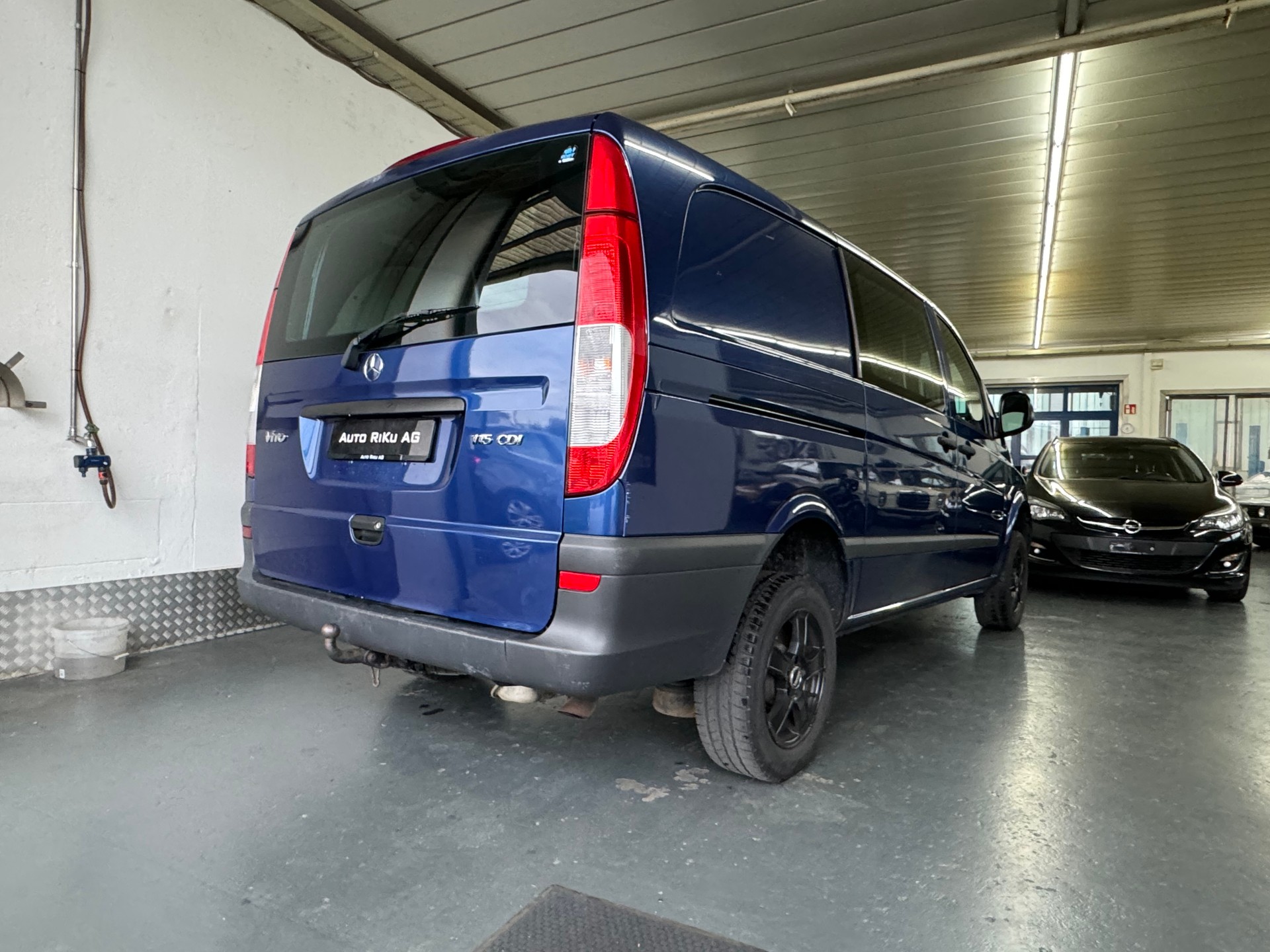 MERCEDES-BENZ Vito 115 CDI EL-image-8