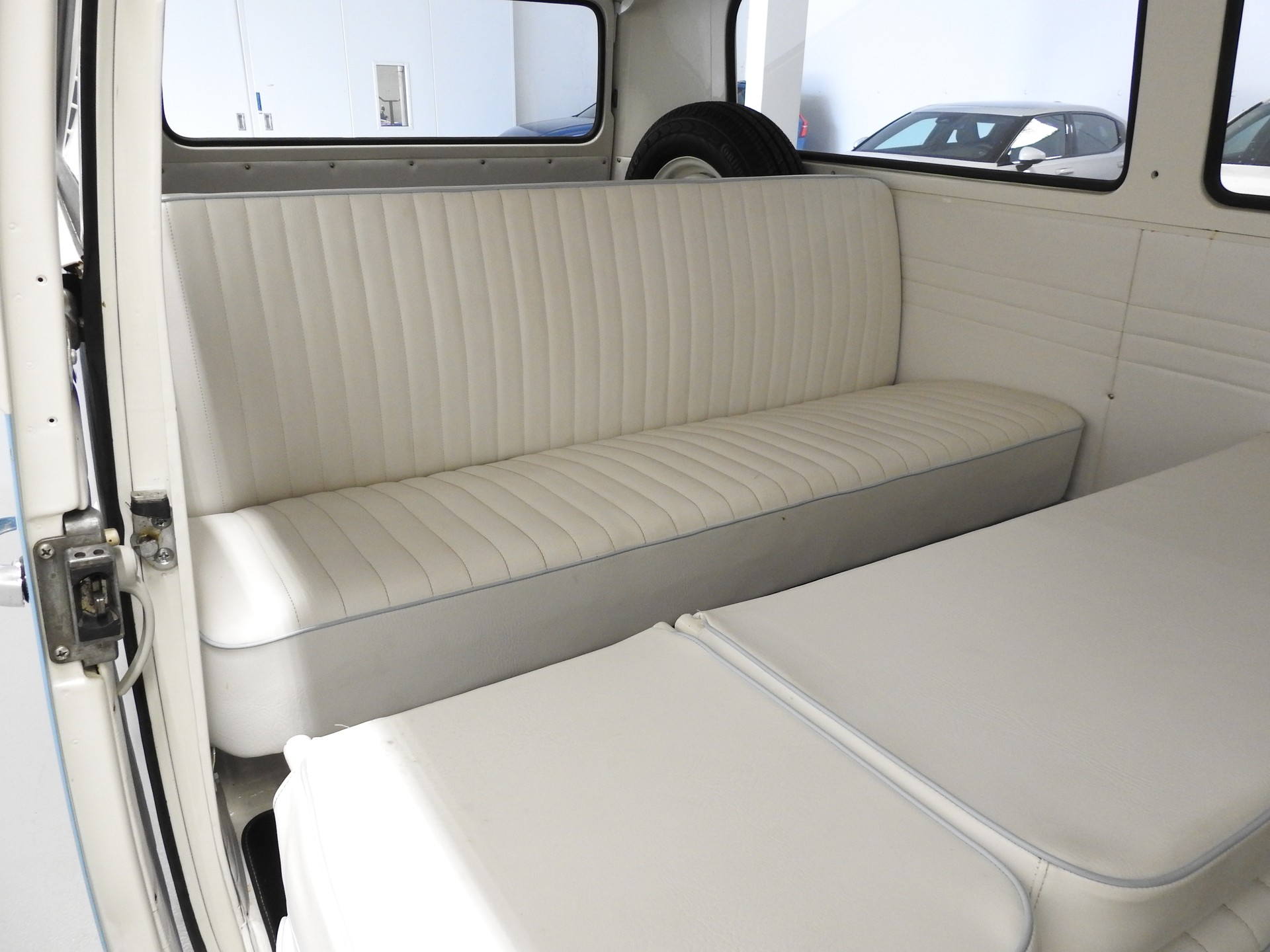 VW TYP 23-image-8
