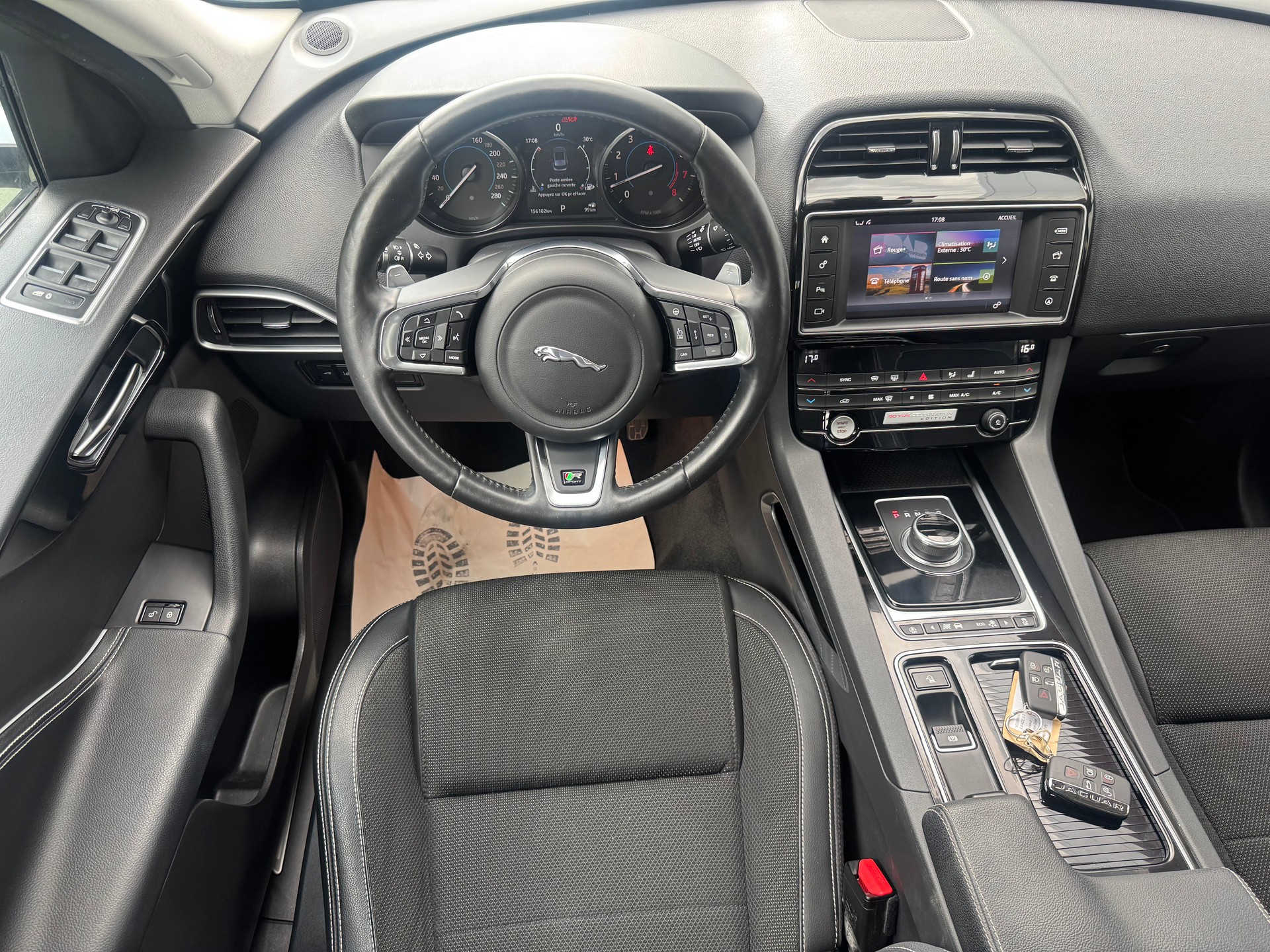 JAGUAR F-Pace 3.0 V6 Pure AWD Automatik-image-7