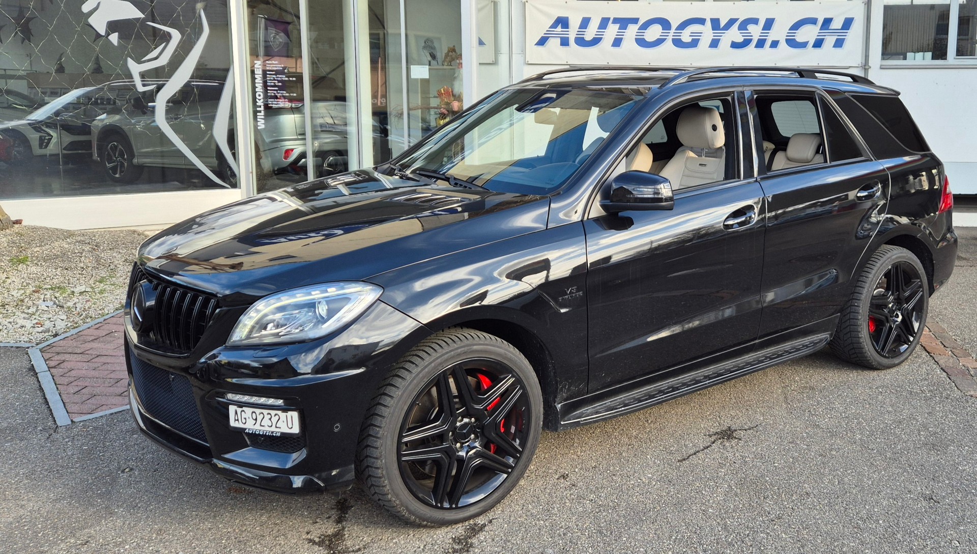 MERCEDES-BENZ ML 63 AMG 4Matic-image-15