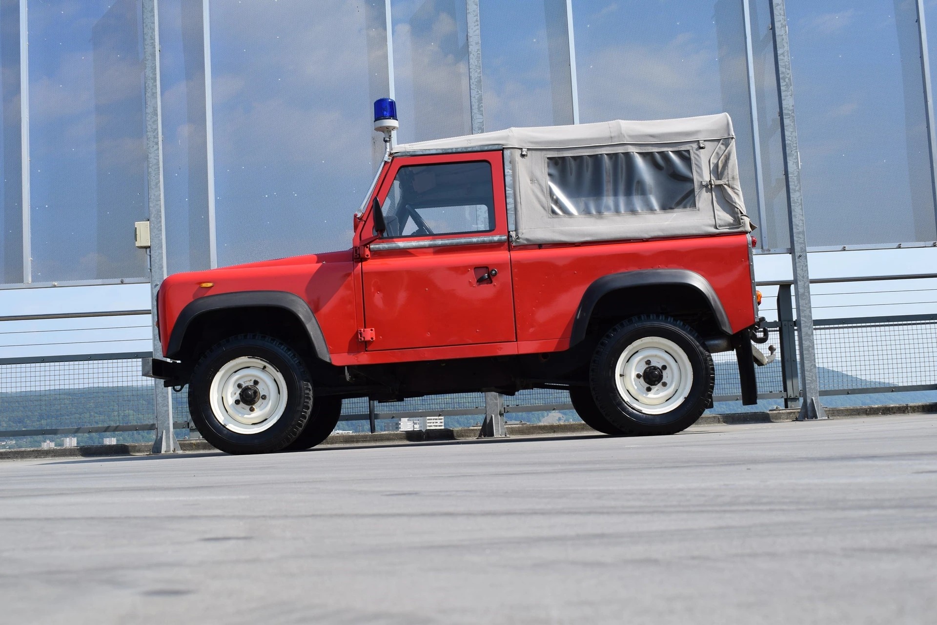 LAND ROVER 90 2.3 STATION WAGON l 75 PS-showroom-element-1