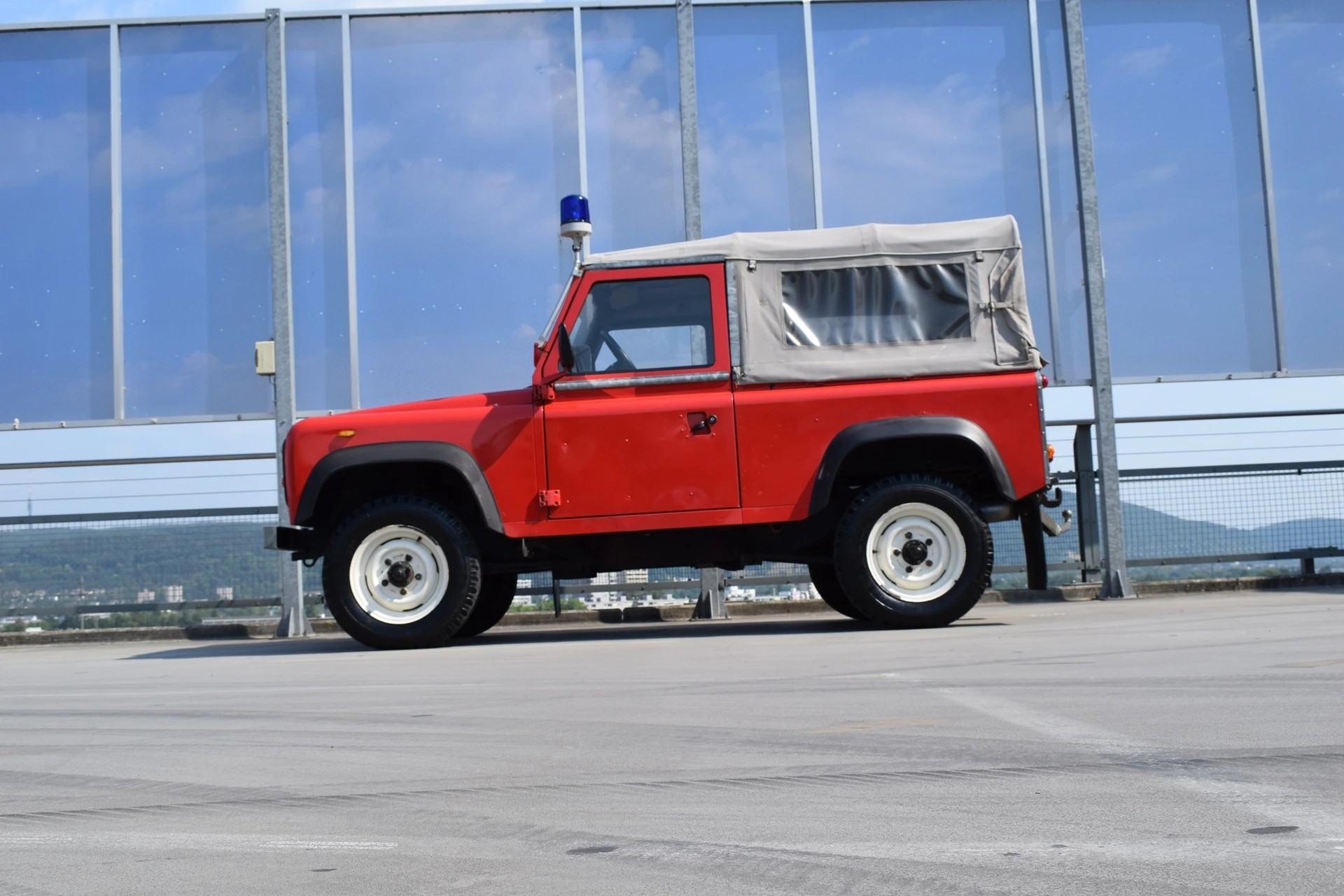 LAND ROVER 90 2.3 STATION WAGON l 75 PS-showroom-element-3