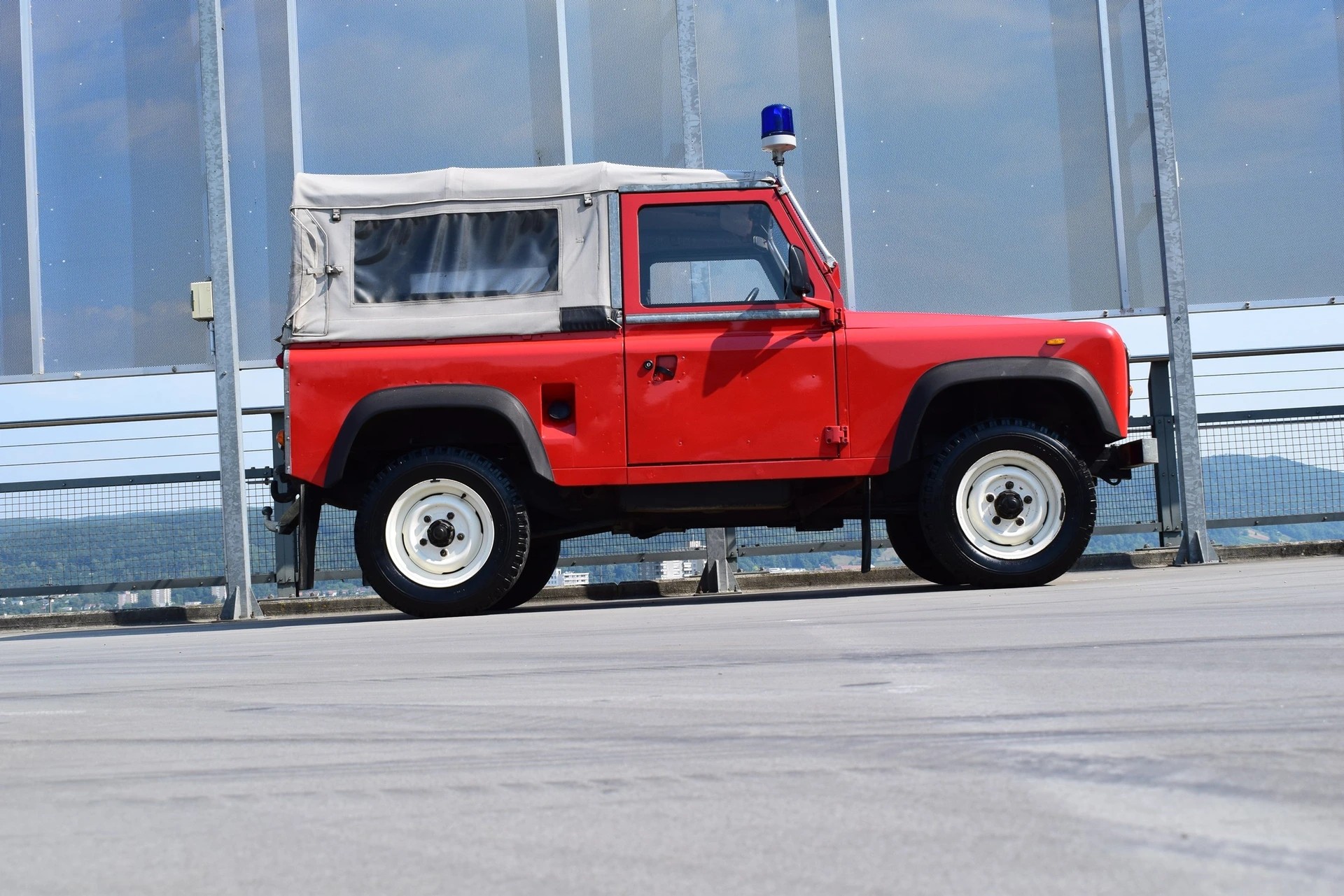 LAND ROVER 90 2.3 STATION WAGON l 75 PS-showroom-element-2