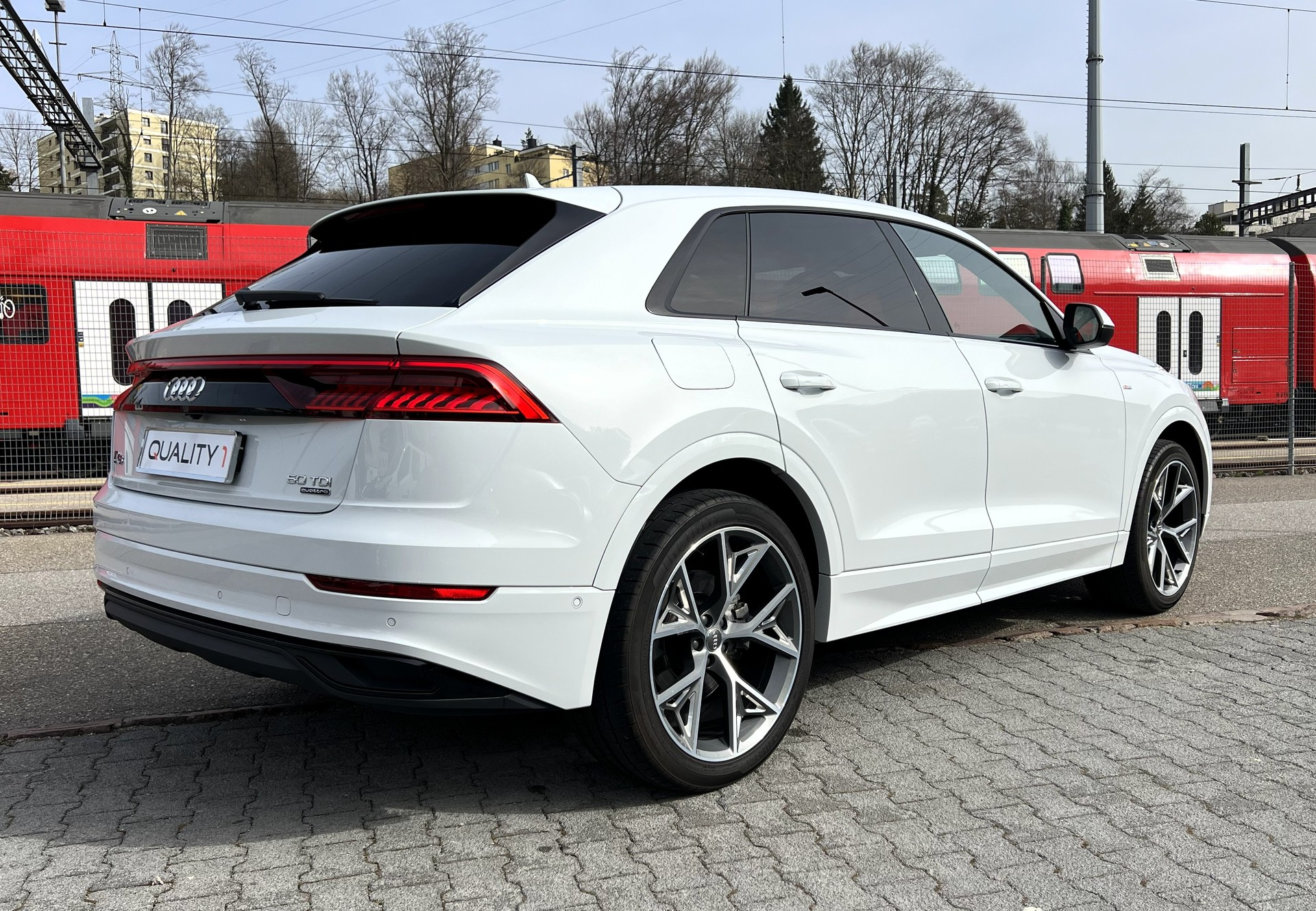 AUDI Q8 50 TDI quattro tiptronic-image-4