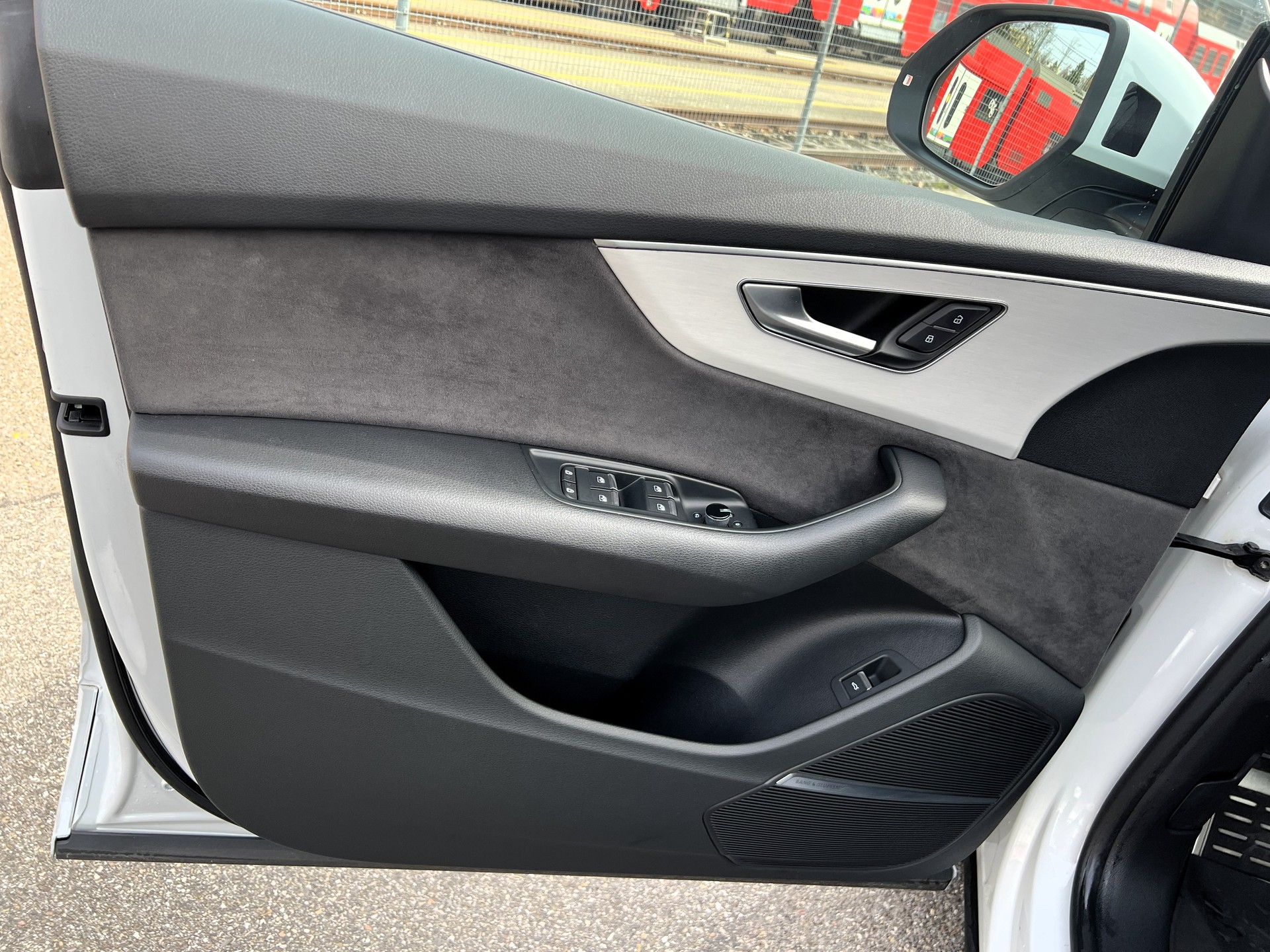 AUDI Q8 50 TDI quattro tiptronic-image-18