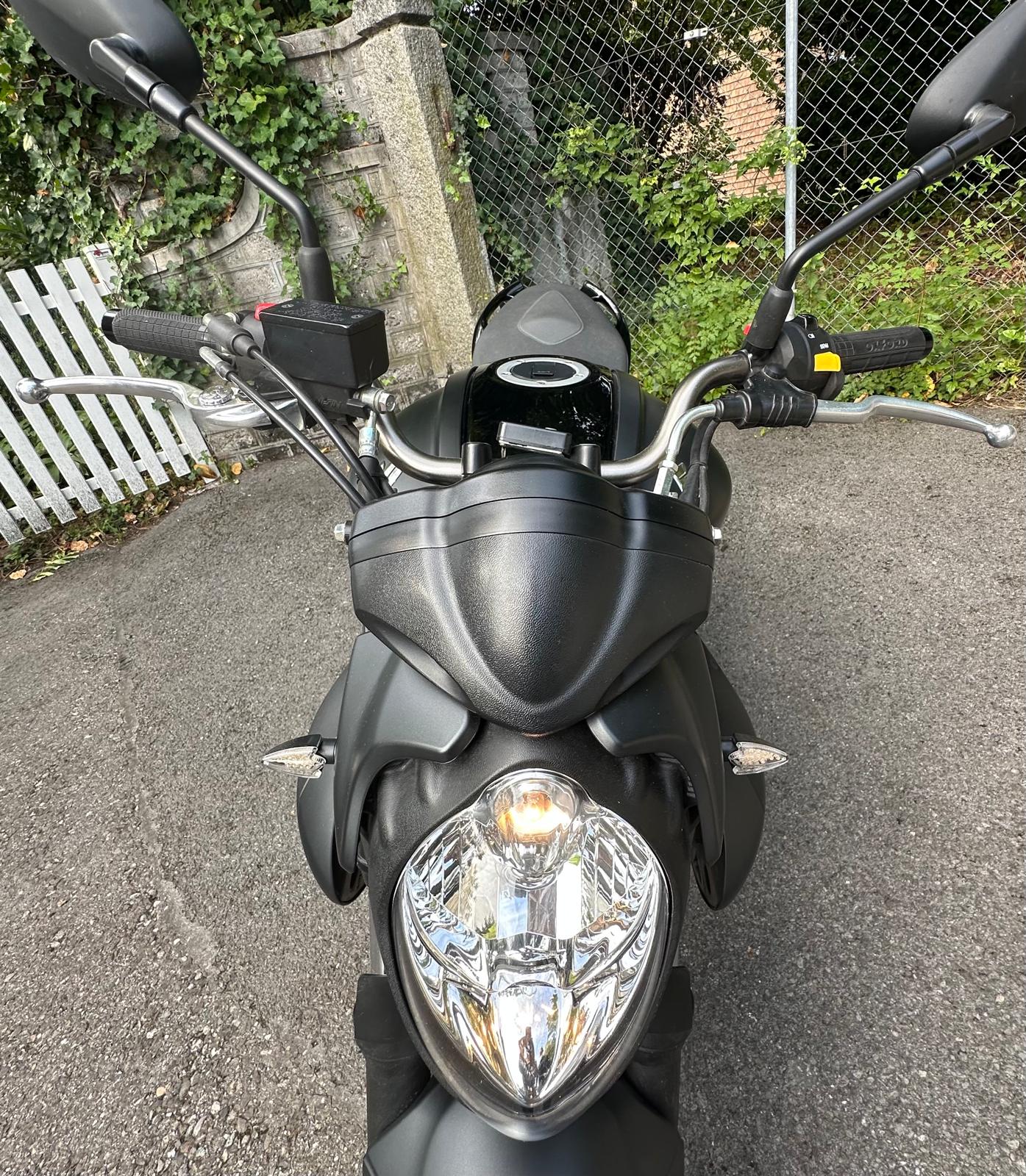 SUZUKI SFV 650 Gladius ABS-image-1