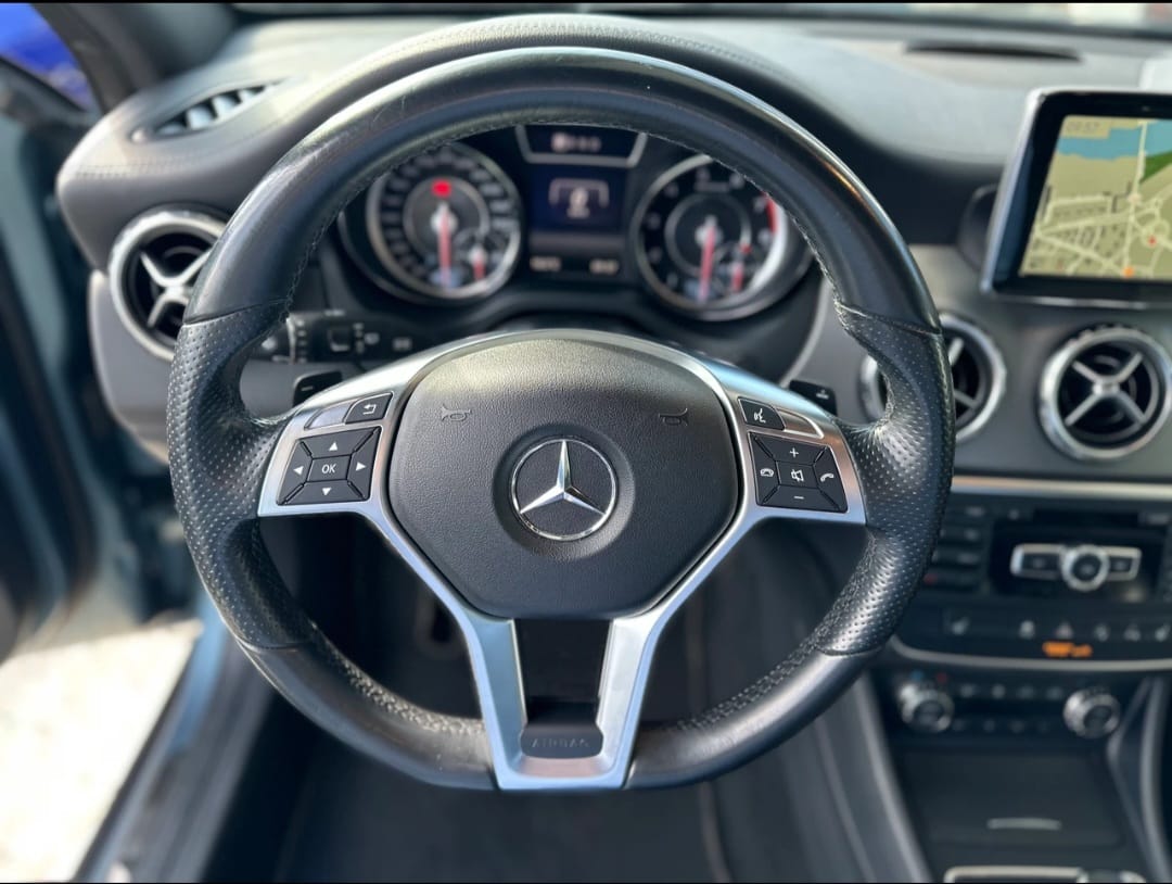 MERCEDES-BENZ GLA 45 AMG 4Matic 7G-DCT-image-12