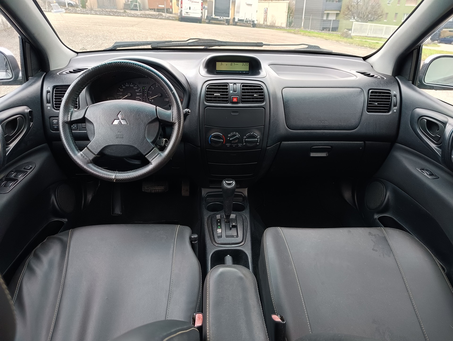 MITSUBISHI Space Star 1.8 16V Premium-image-8