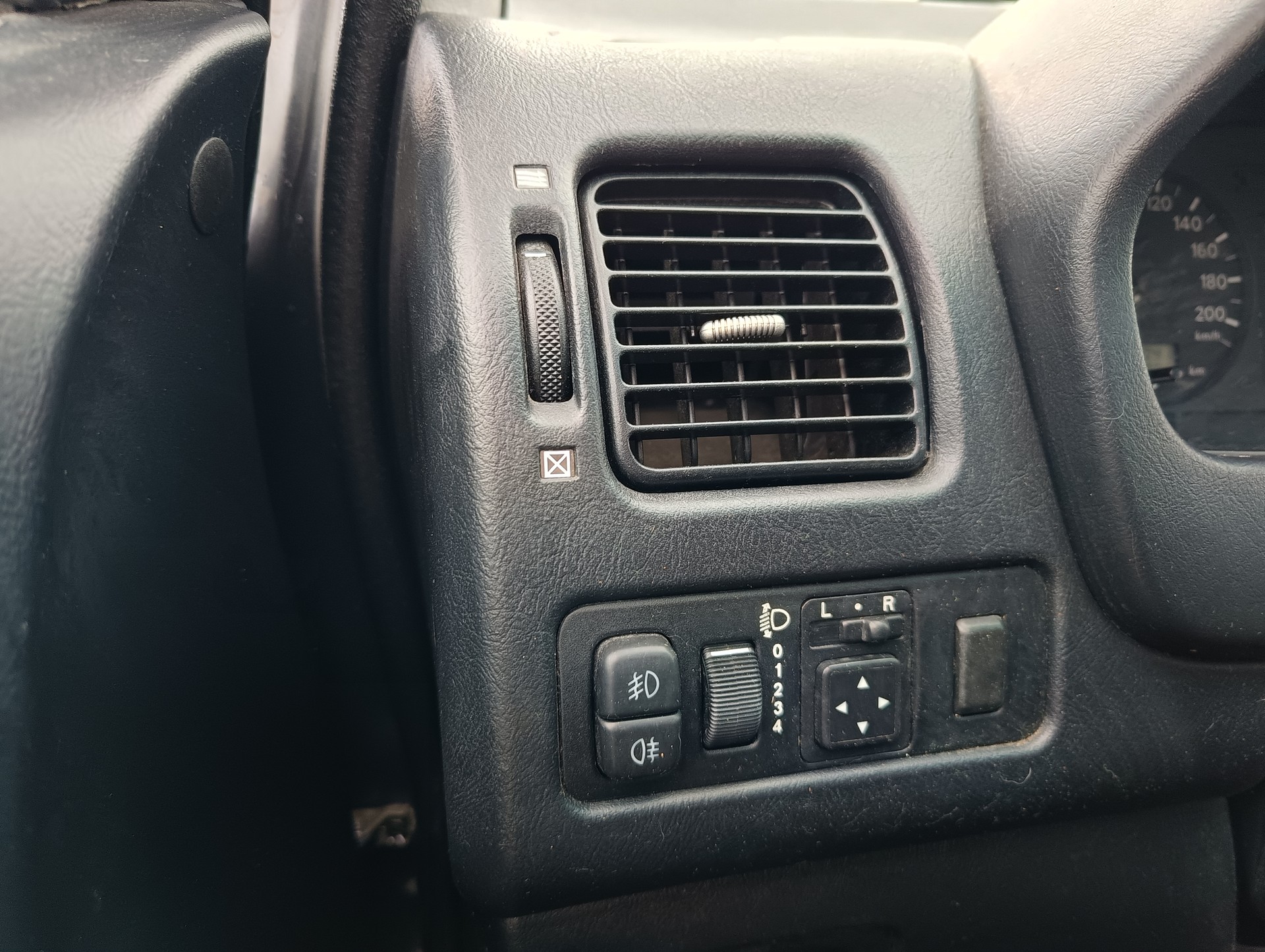 MITSUBISHI Space Star 1.8 16V Premium-image-11