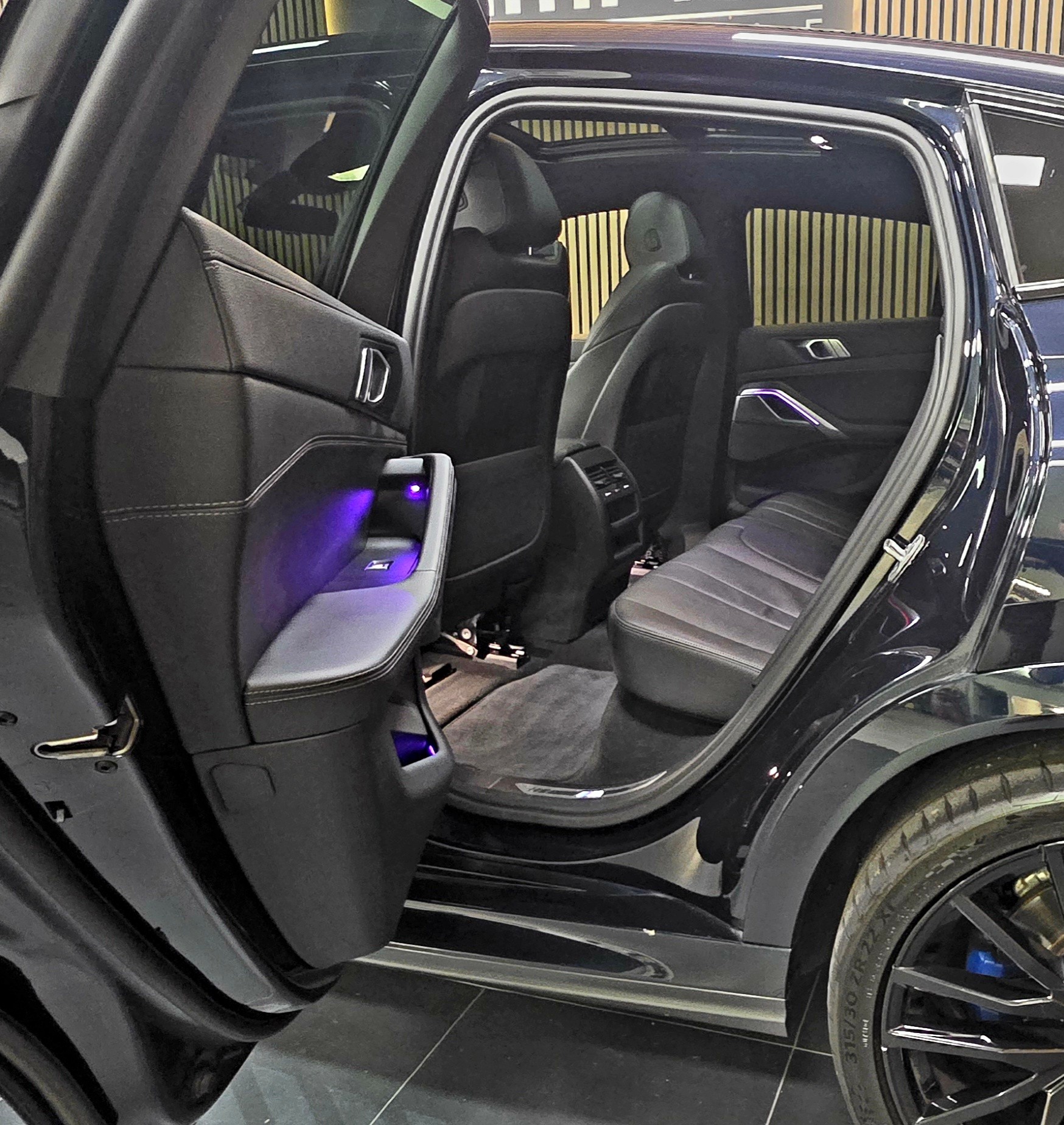 BMW X6 xDrive 48V 30d M Sport Steptronic-image-12