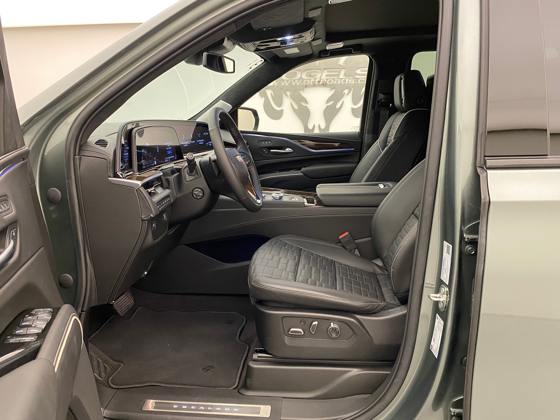CADILLAC Escalade 6.2 ESV Platinum Sport AWD-image-9