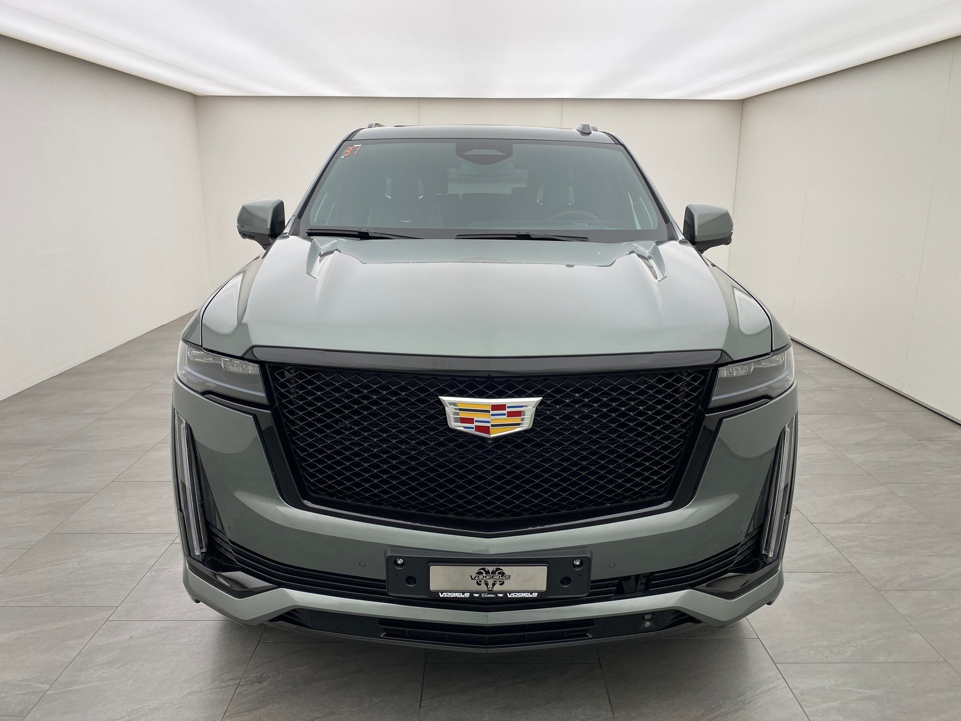 CADILLAC Escalade 6.2 ESV Platinum Sport AWD-showroom-element-1