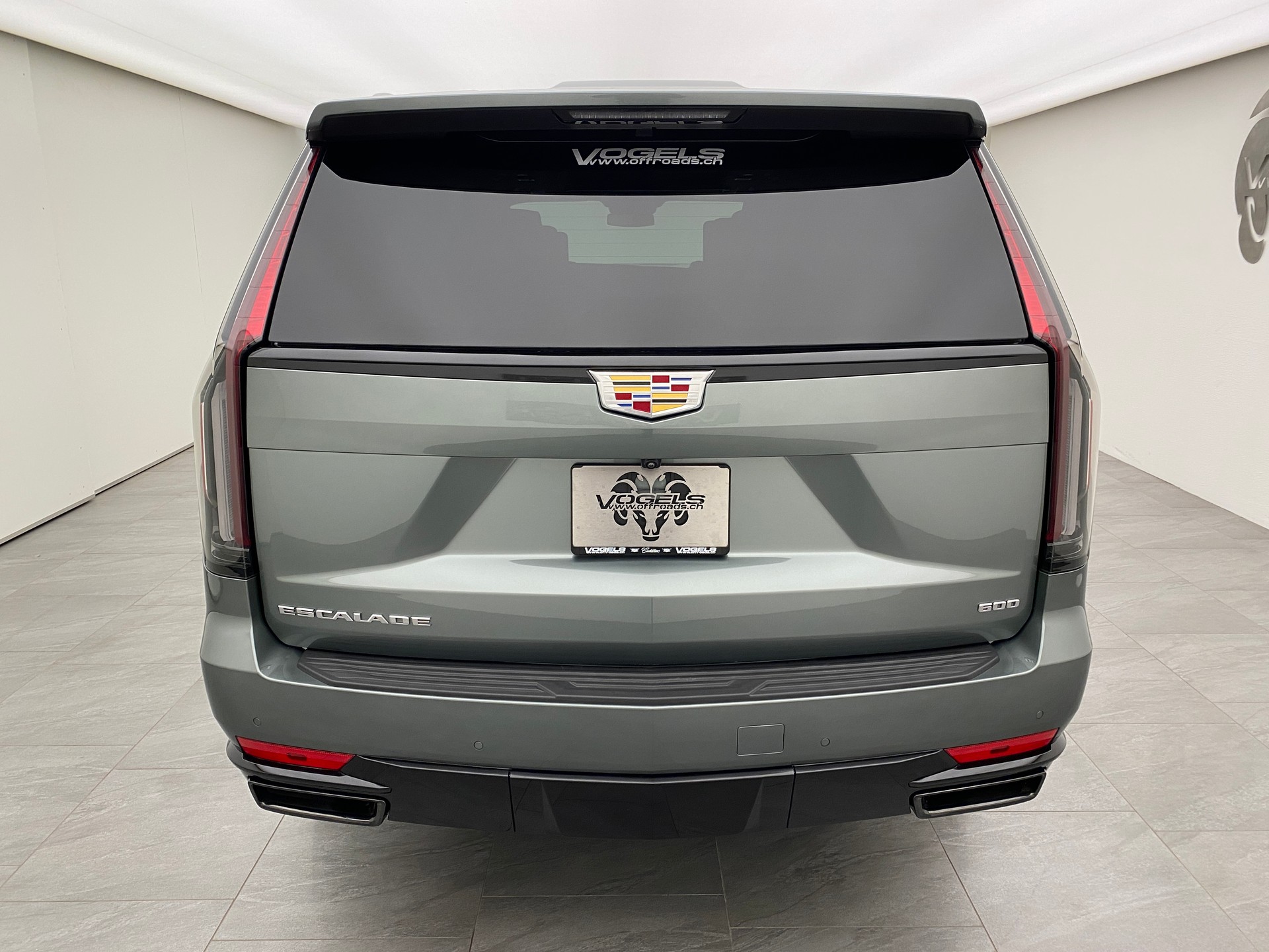 CADILLAC Escalade 6.2 ESV Platinum Sport AWD-image-4