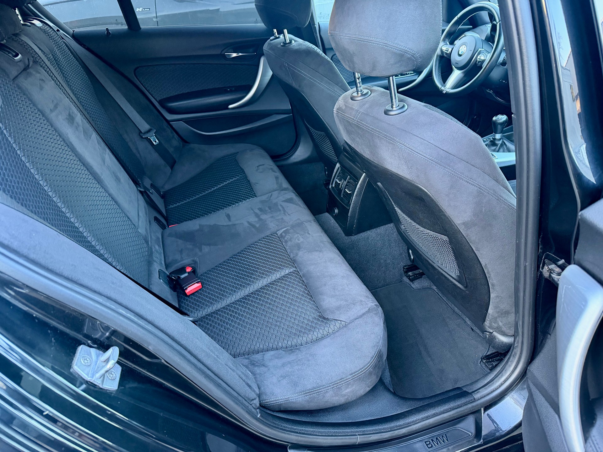 BMW 116i M Sport - 8-fach Alu - Frisch ab Service - 12 Mte./20000 Km Quality1 Garantie --image-7