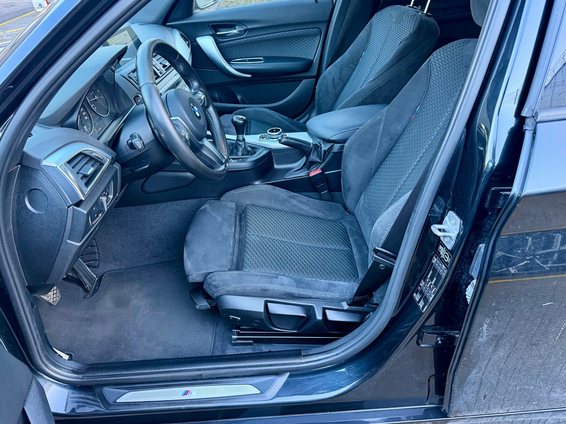 BMW 116i M Sport - 8-fach Alu - Frisch ab Service - 12 Mte./20000 Km Quality1 Garantie --image-5