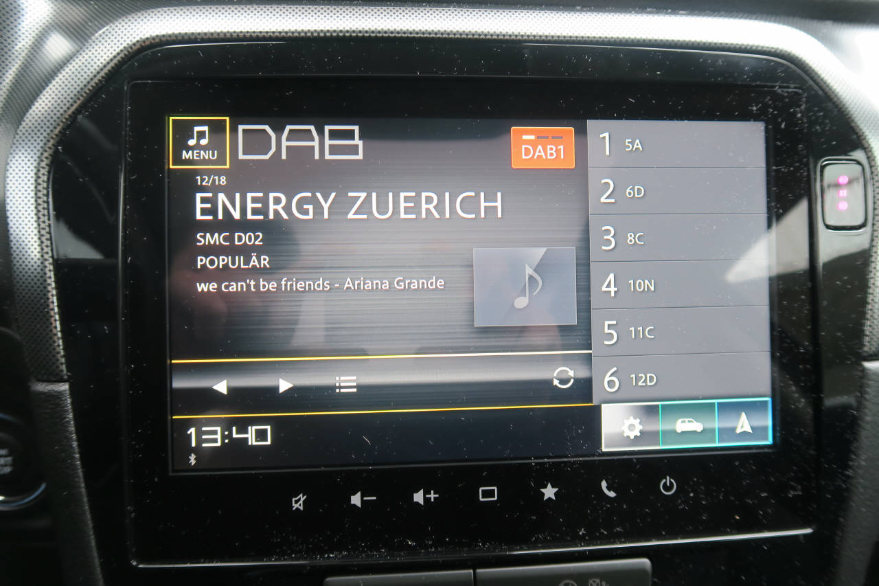 SUZUKI Vitara 1.4 T Sakura Top Hybrid 4x4-image-8