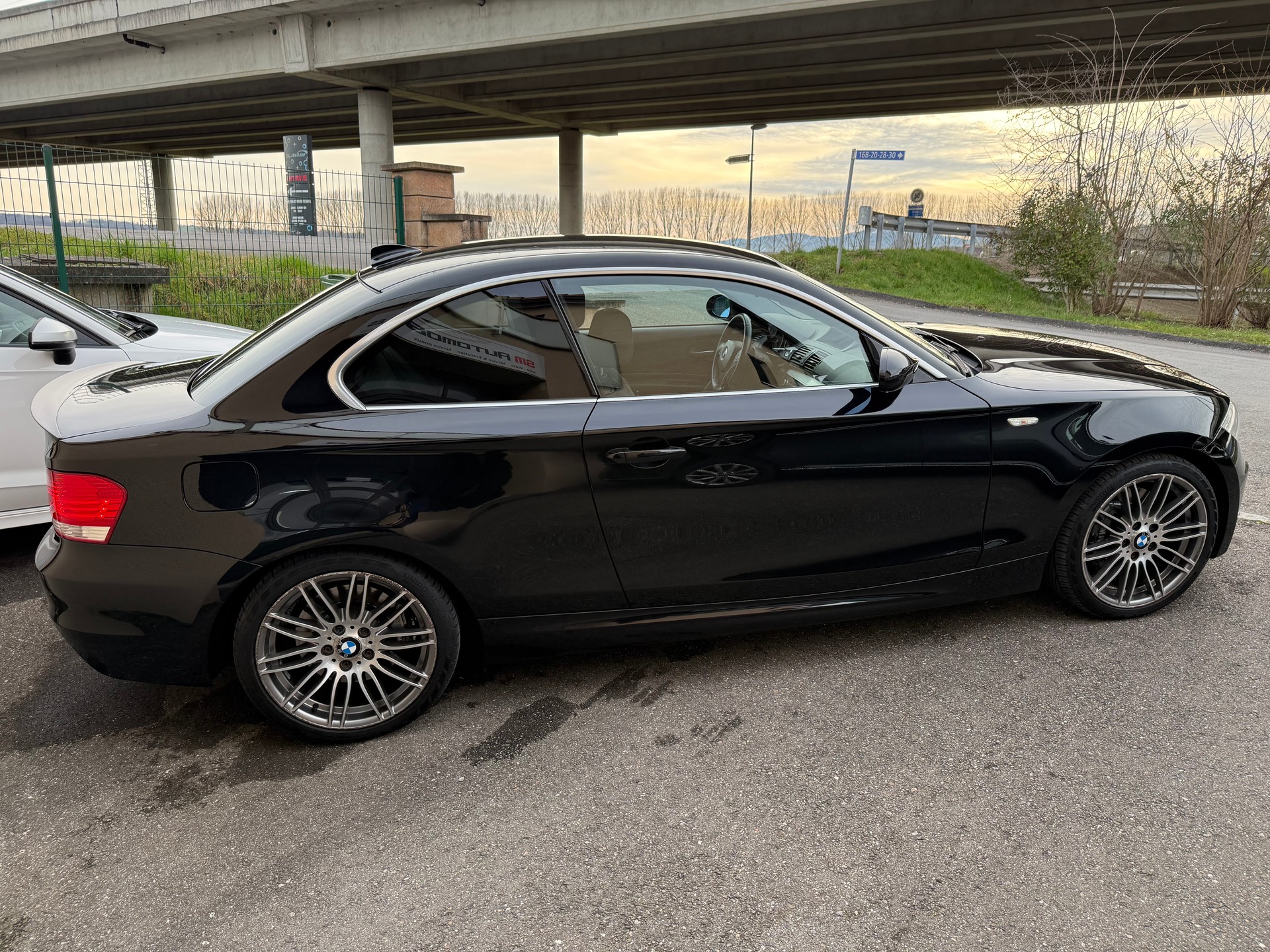 BMW 135i Coupé-image-11