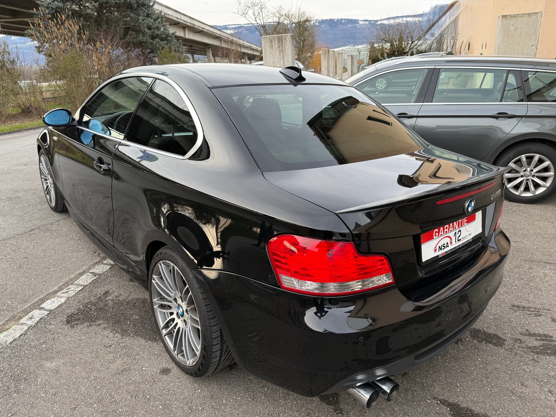 BMW 135i Coupé-image-9