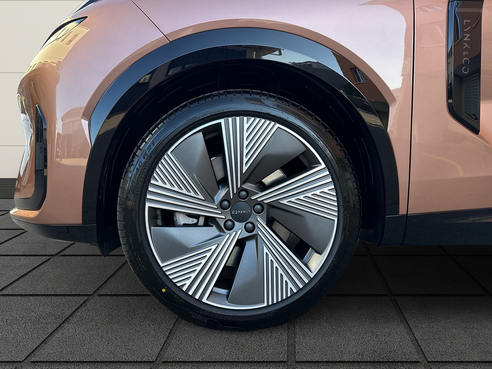 LYNK & CO 08 1.5 PHEV More-image-4