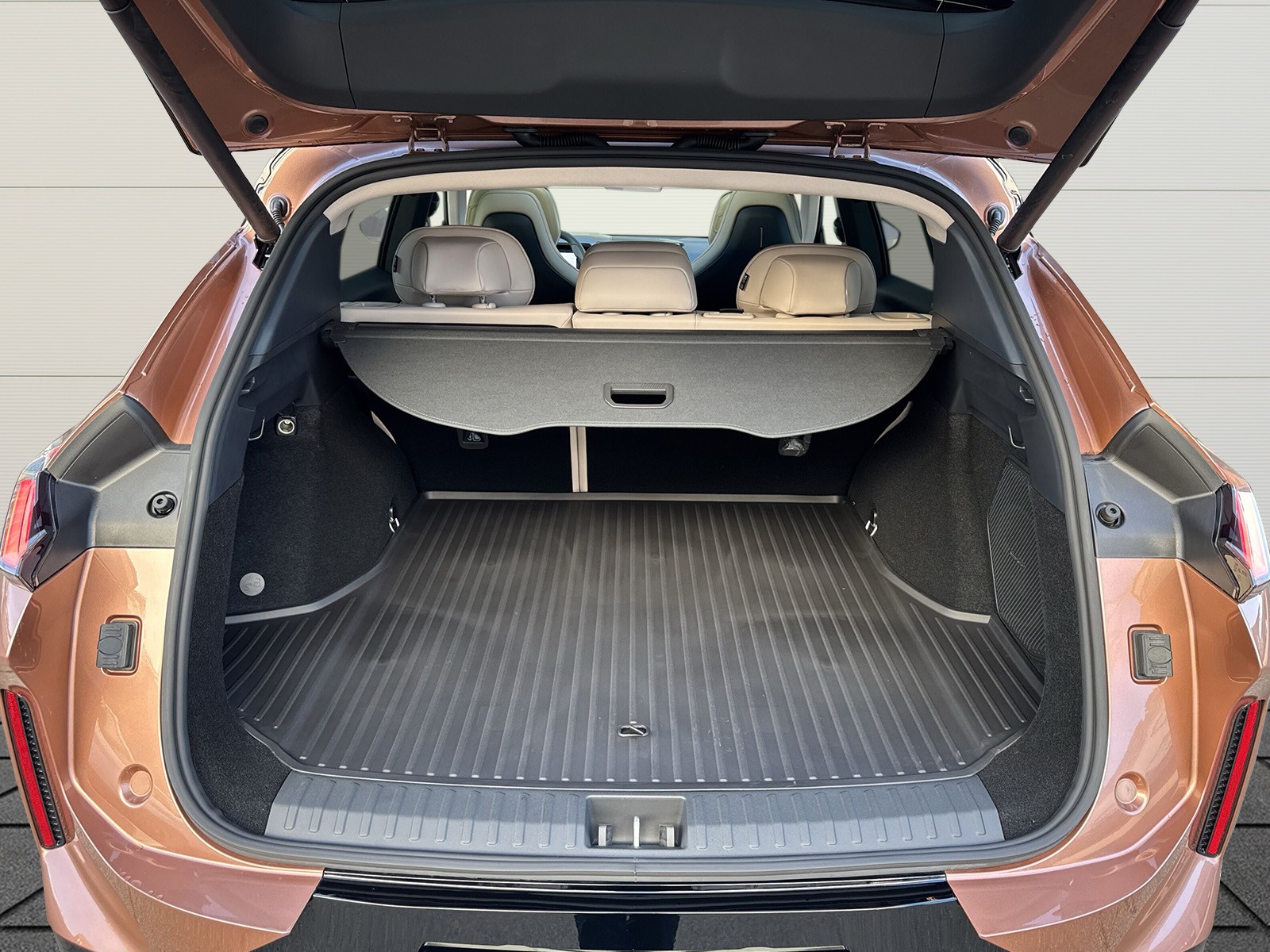 LYNK & CO 08 1.5 PHEV More-image-8