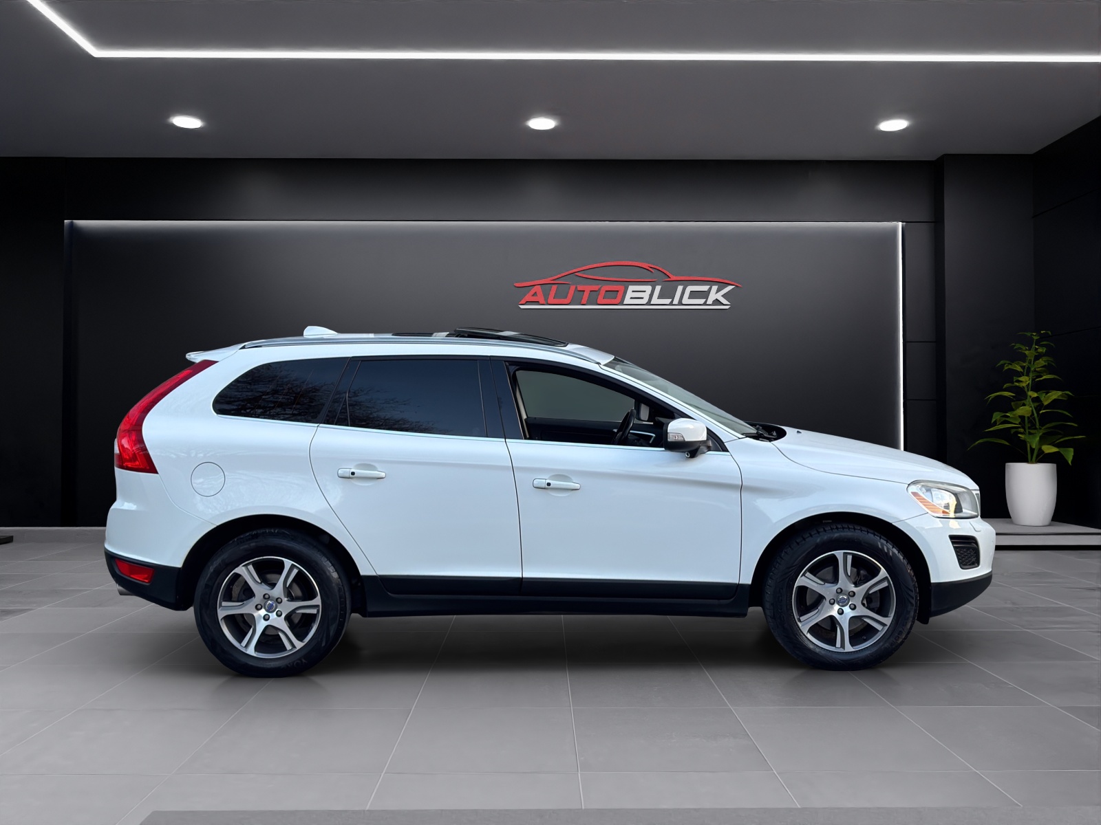 VOLVO XC60 2,4-Diesel *Automat *4x4 AWD *HEICO- Performance 232-PS *R-Design Geartronic * Frisch ab MFK * Frisch ab Service.-image-4