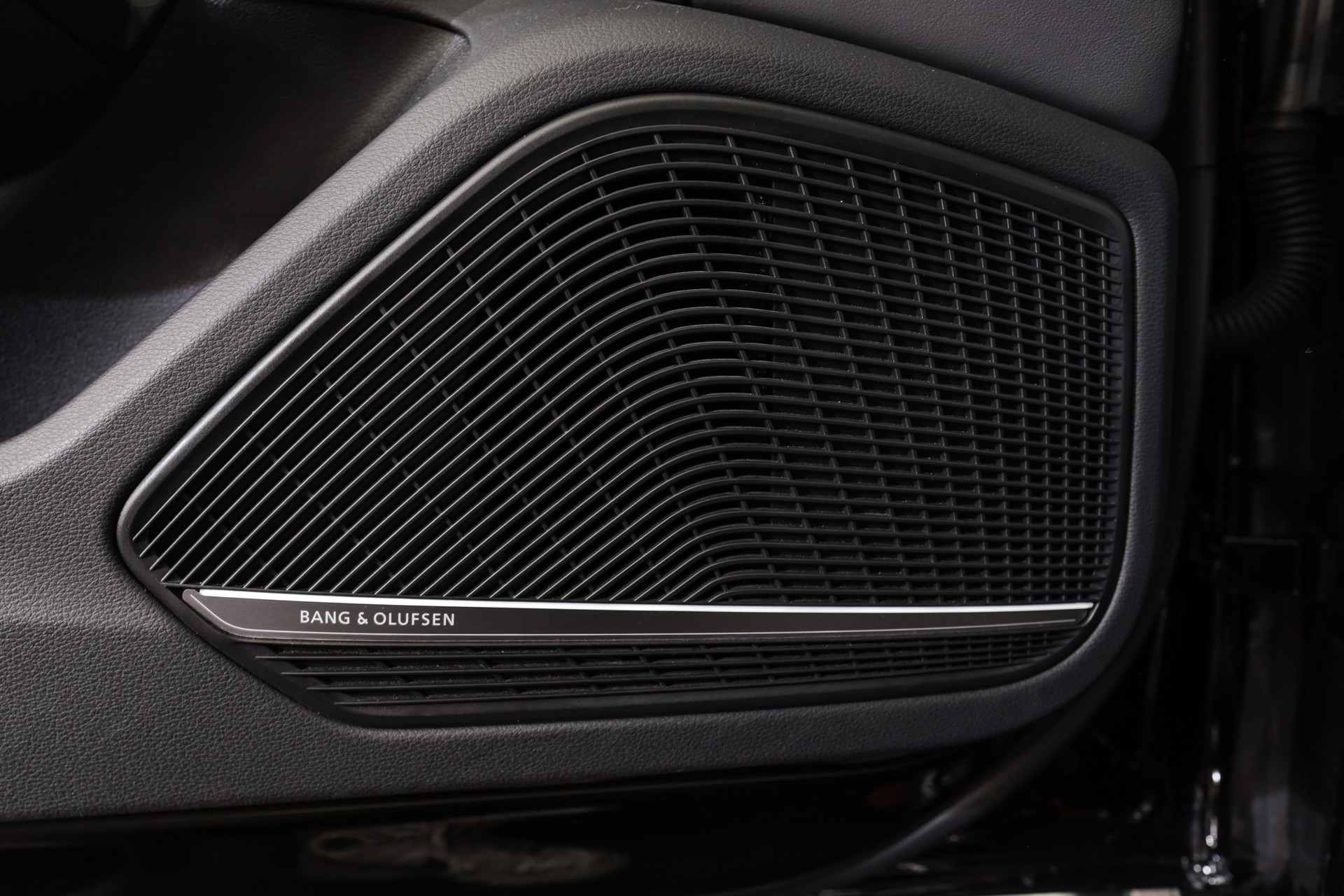 AUDI A4 Avant 40 TDI advanced quattro S-tronic-image-24