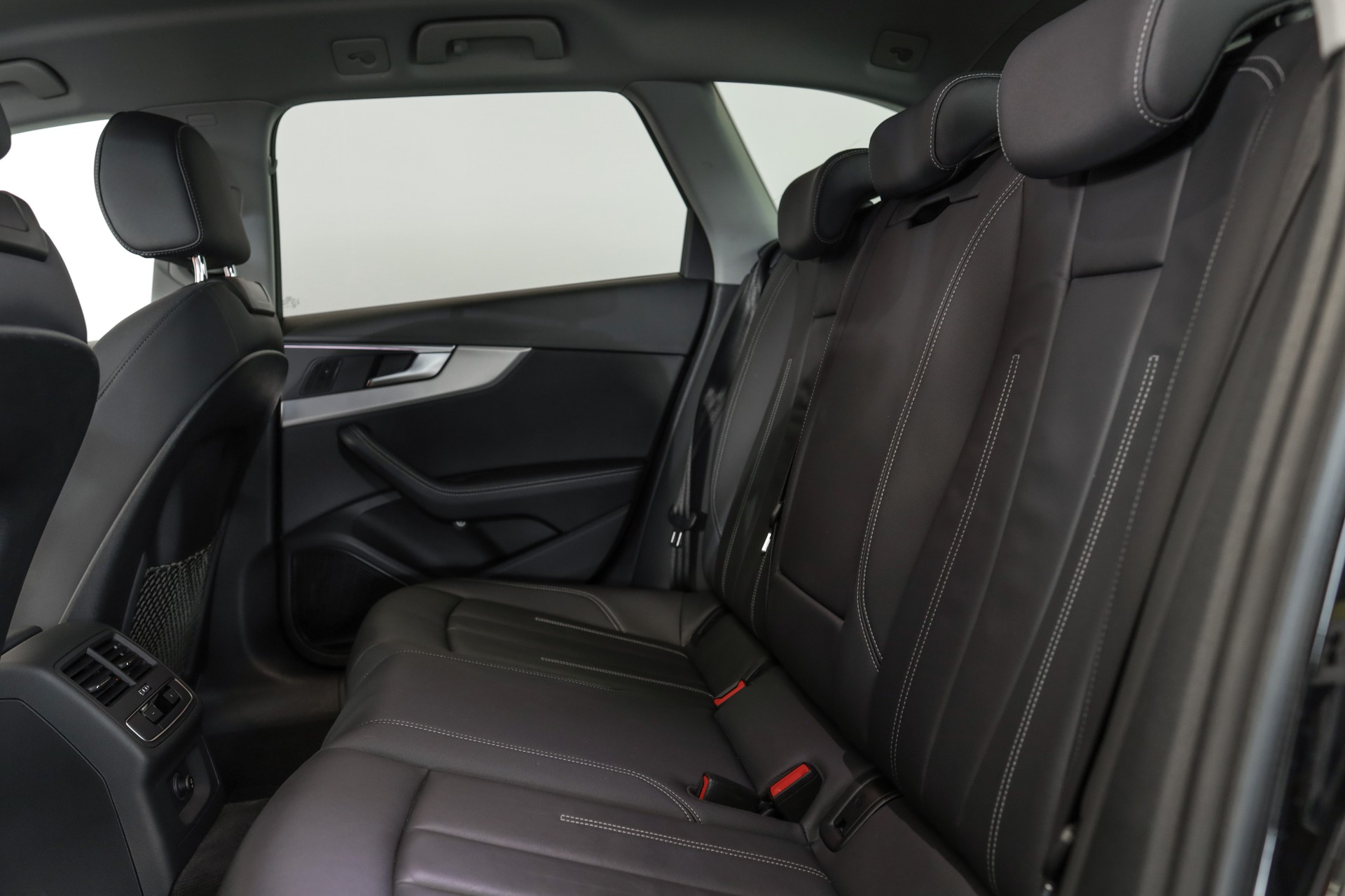 AUDI A4 Avant 40 TDI advanced quattro S-tronic-image-13