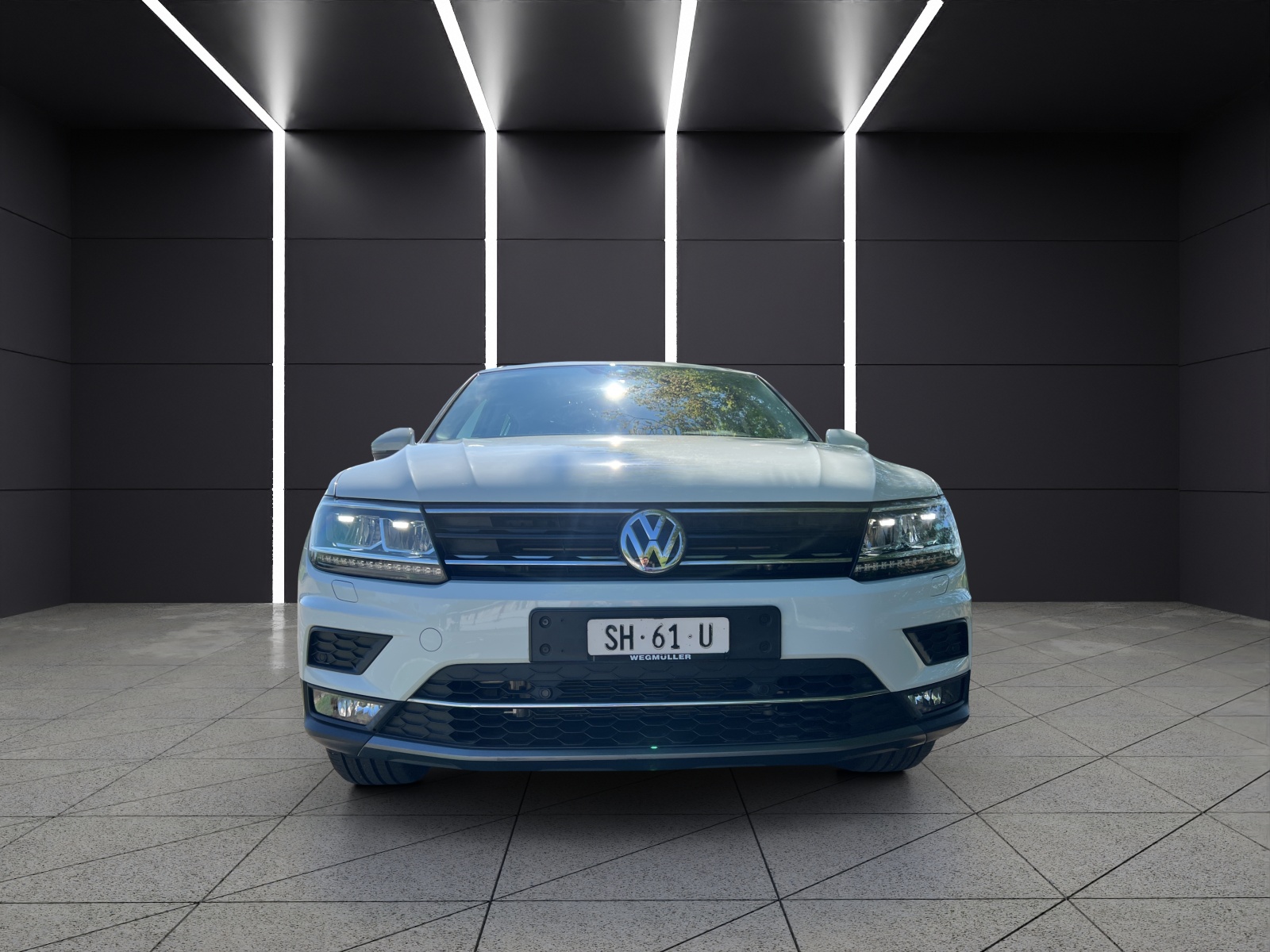 VW Tiguan 2.0TSI Highline 4Motion DSG-showroom-element-3