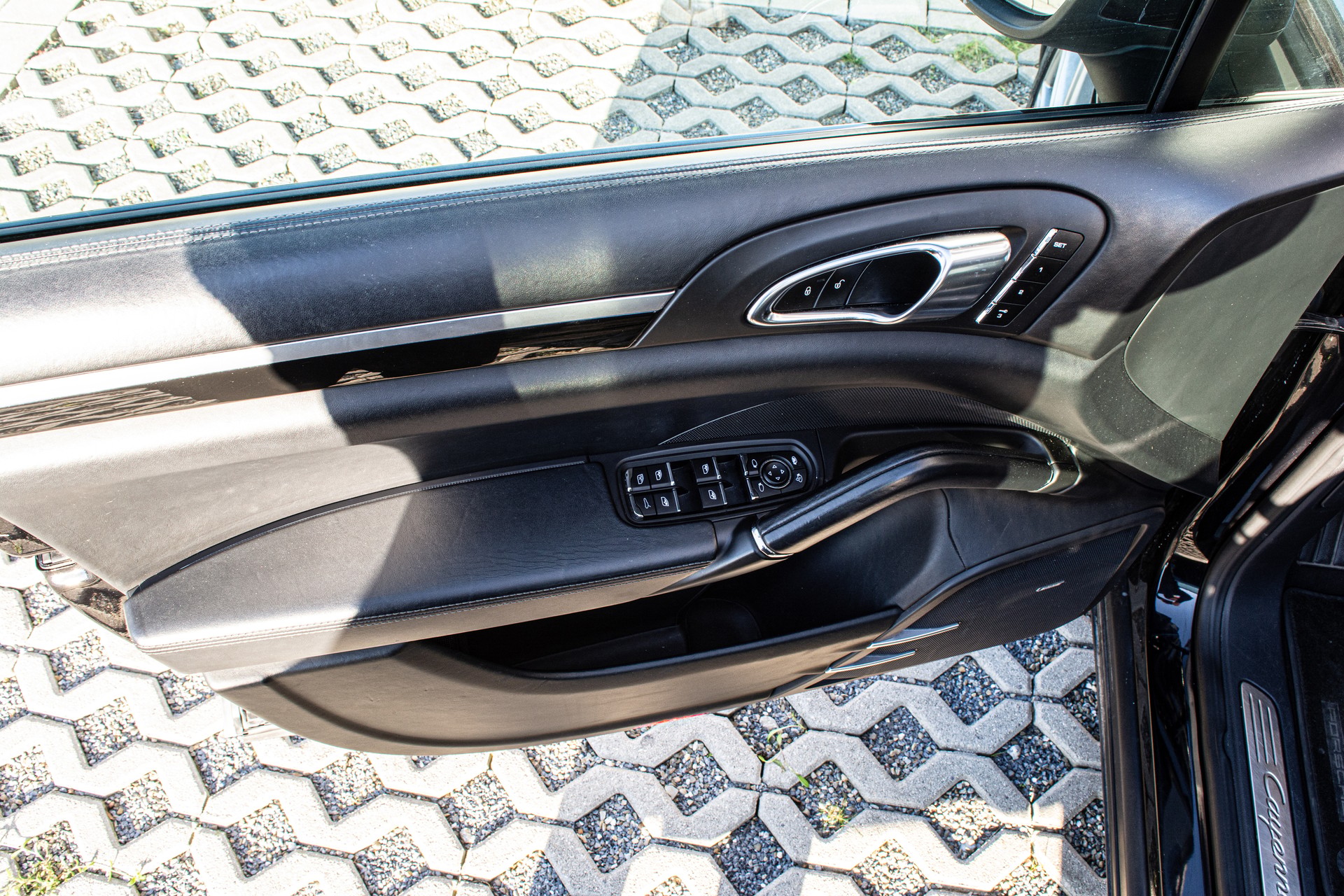 PORSCHE Cayenne S V8-image-8