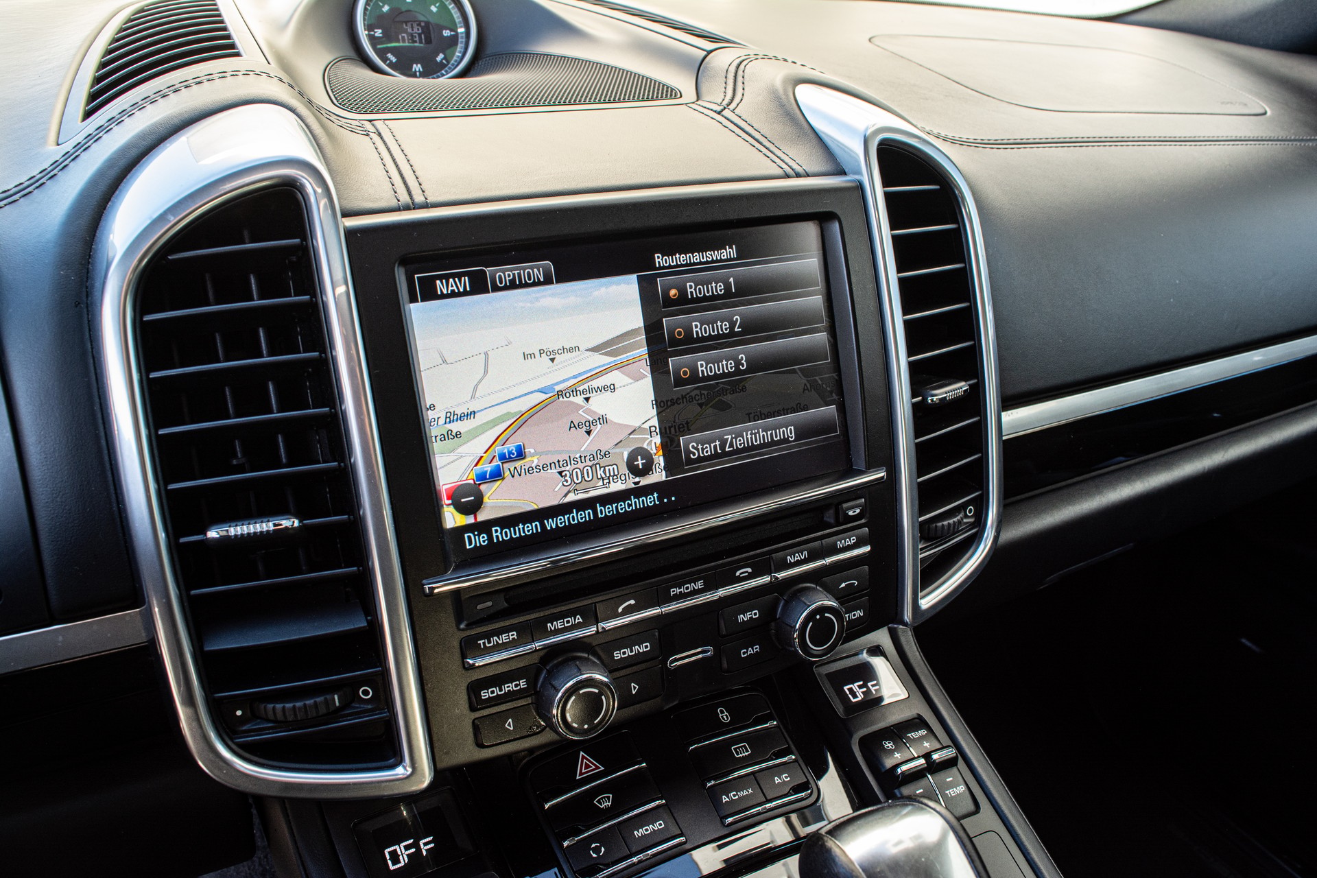 PORSCHE Cayenne S V8-image-10