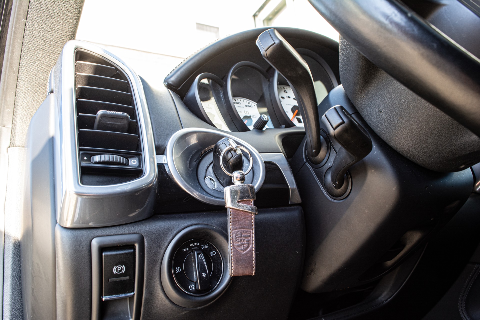 PORSCHE Cayenne S V8-image-12