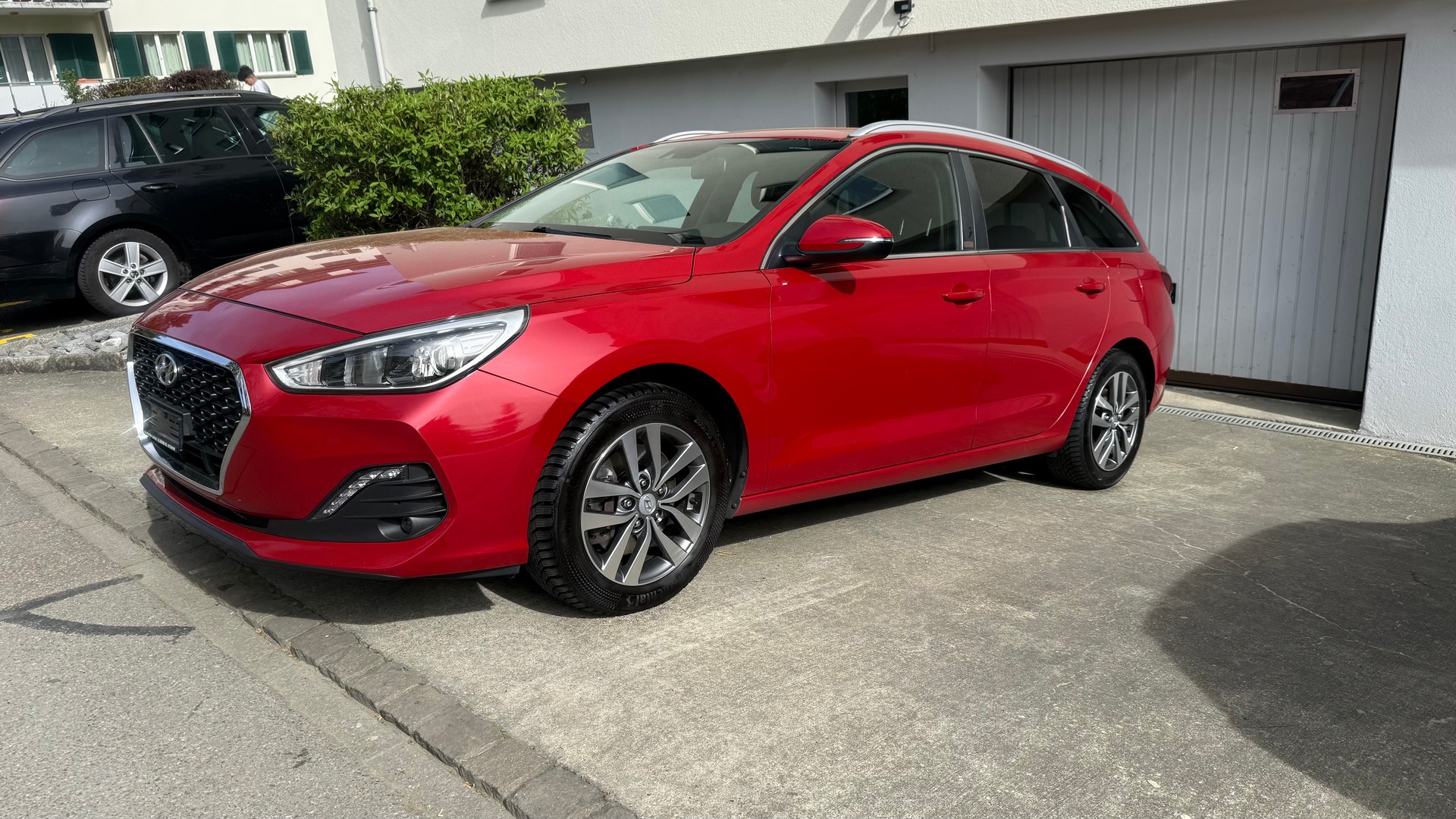 HYUNDAI i30 Wagon 1.6 CRDi Amplia DCT-image-2