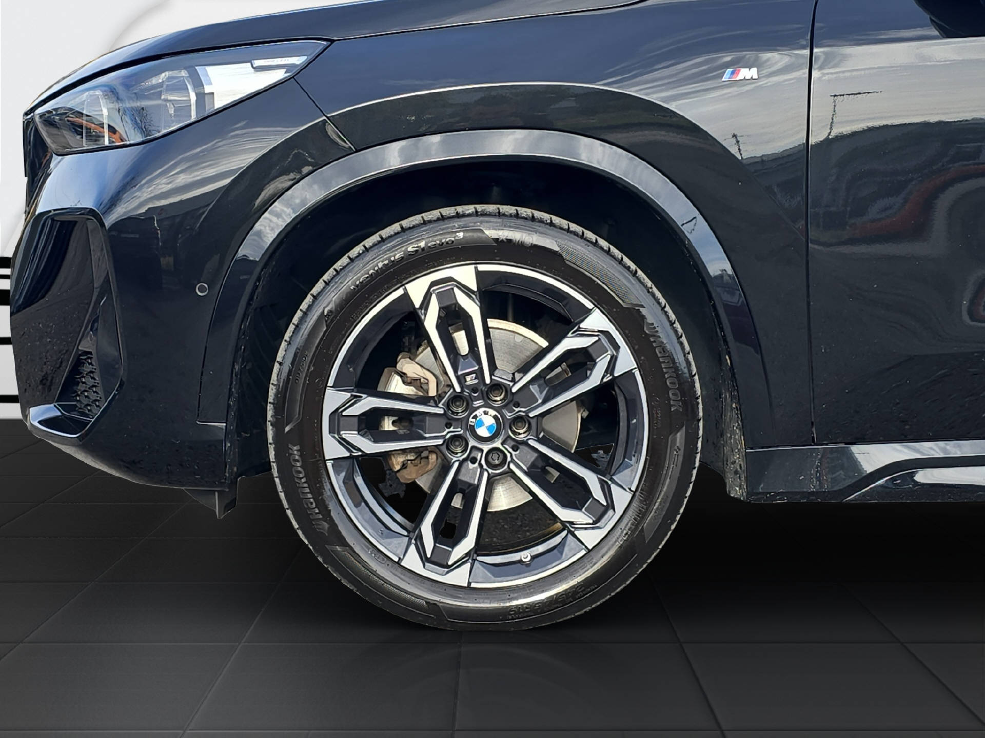 BMW X1 20d xDrive M Sport ** 5 Jahre GARANTIE // 2'000 kg Anhängelast **-image-16