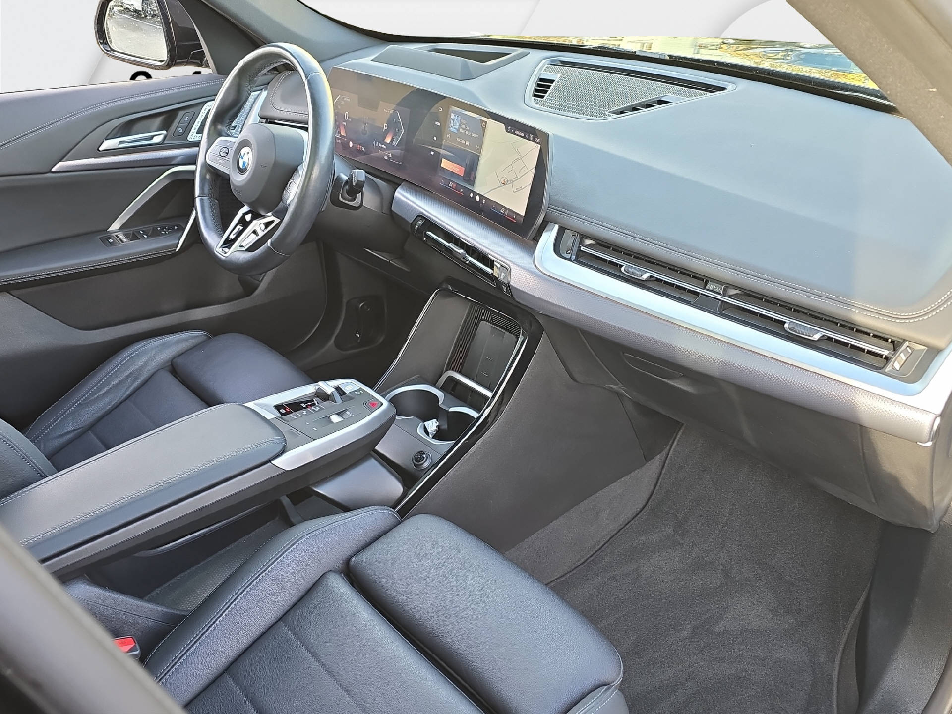 BMW X1 20d xDrive M Sport ** 5 Jahre GARANTIE // 2'000 kg Anhängelast **-image-9