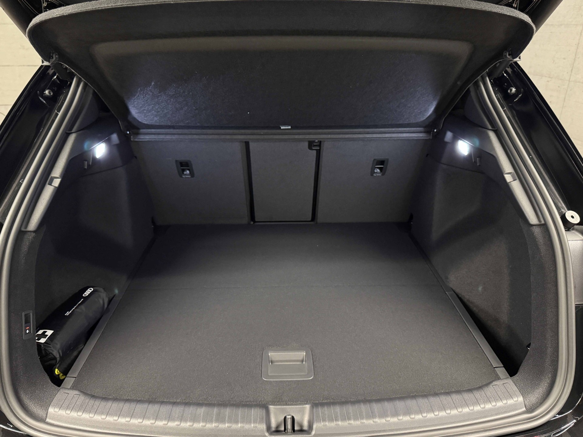 AUDI Q4 e-tron 45 Edition Swiss Ski quattro-image-15