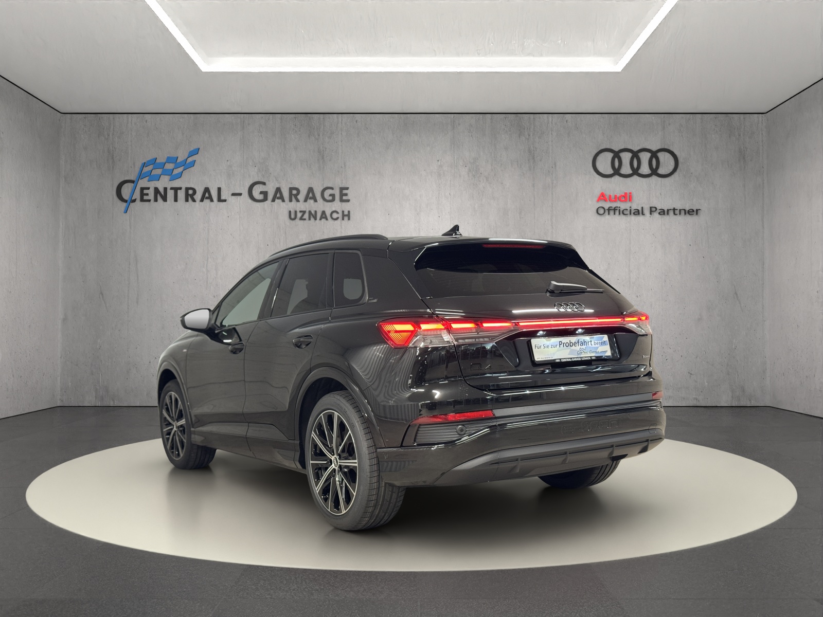 AUDI Q4 e-tron 45 Edition Swiss Ski quattro-showroom-element-2
