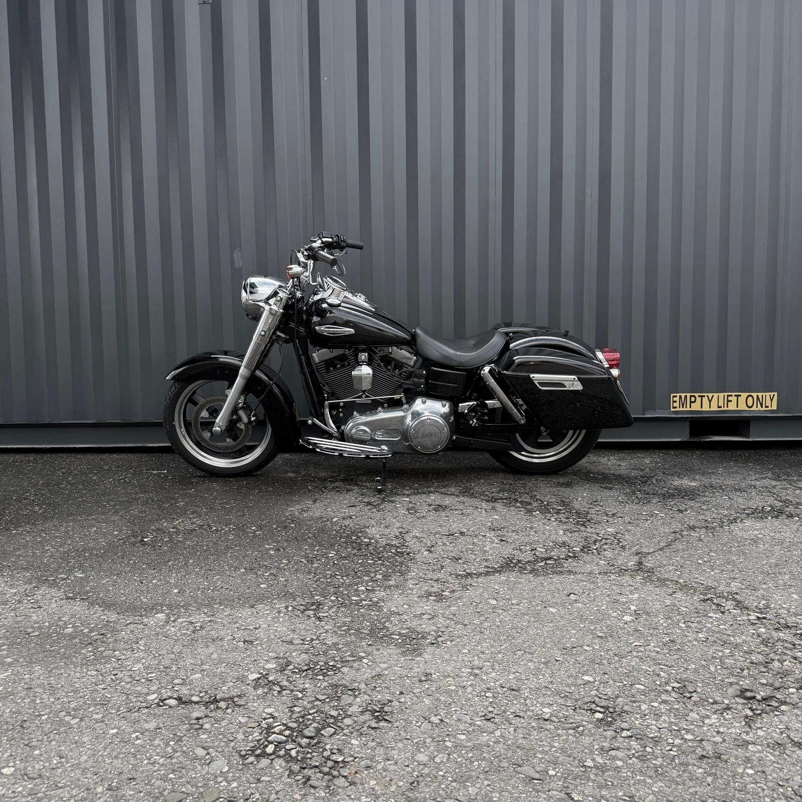 HARLEY-DAVIDSON FLD Dyna Switchback ABS-image-3