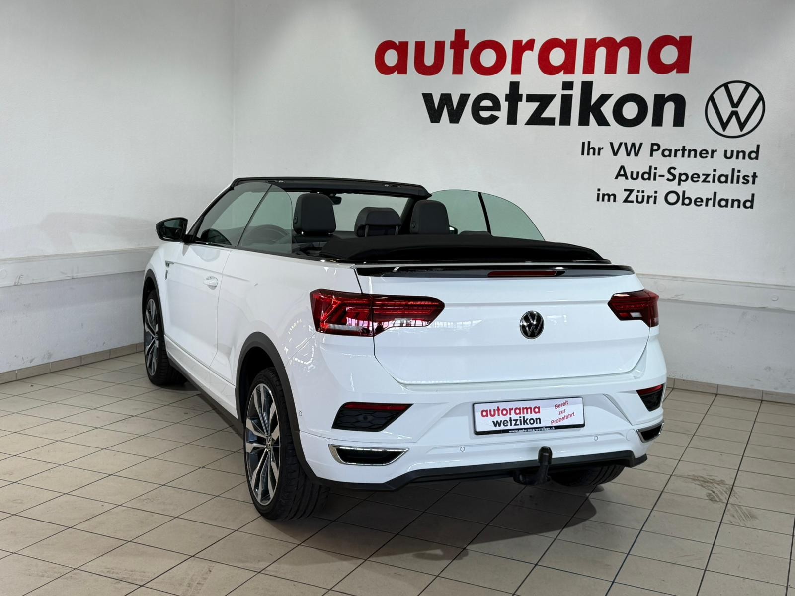 VW T-Roc Cabriolet 1.5 TSI EVO Black & White DSG-image-6