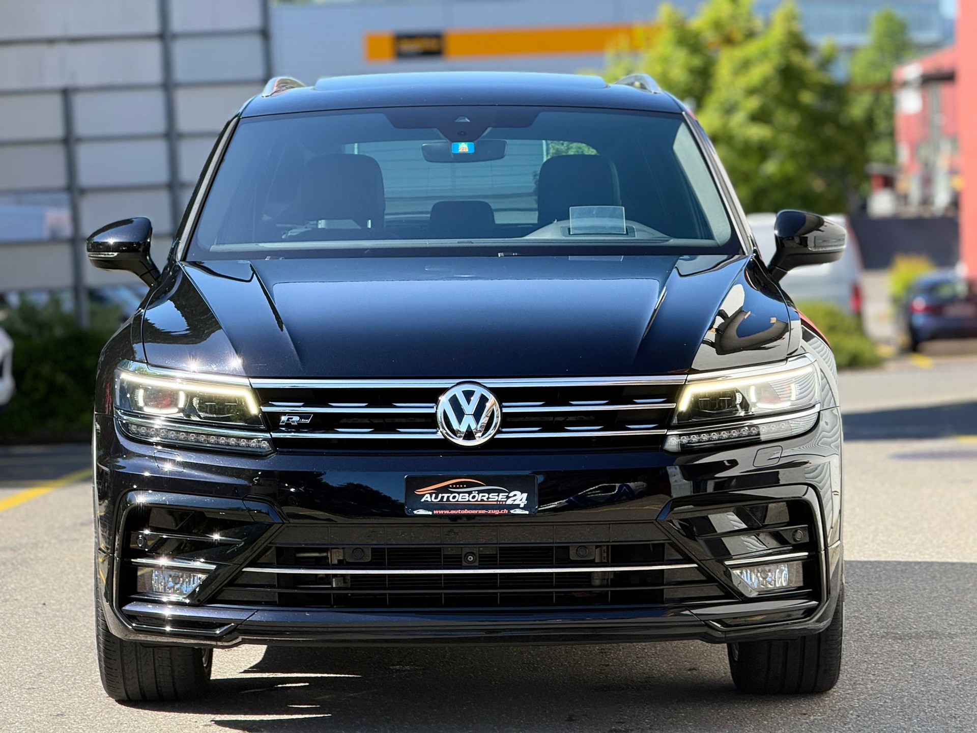 VW Tiguan 2.0 TDI SCR Highline DSG-showroom-element-2